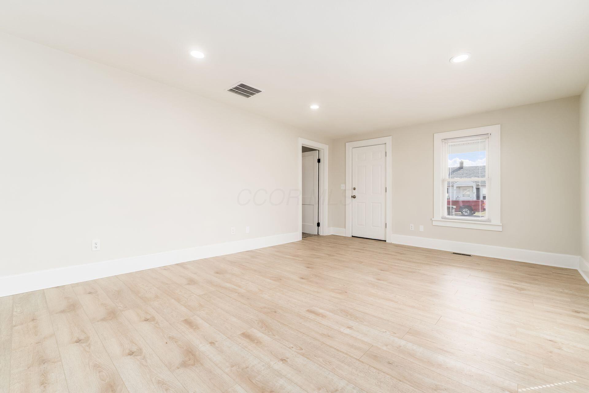 1016 Center Street Property Photo 6