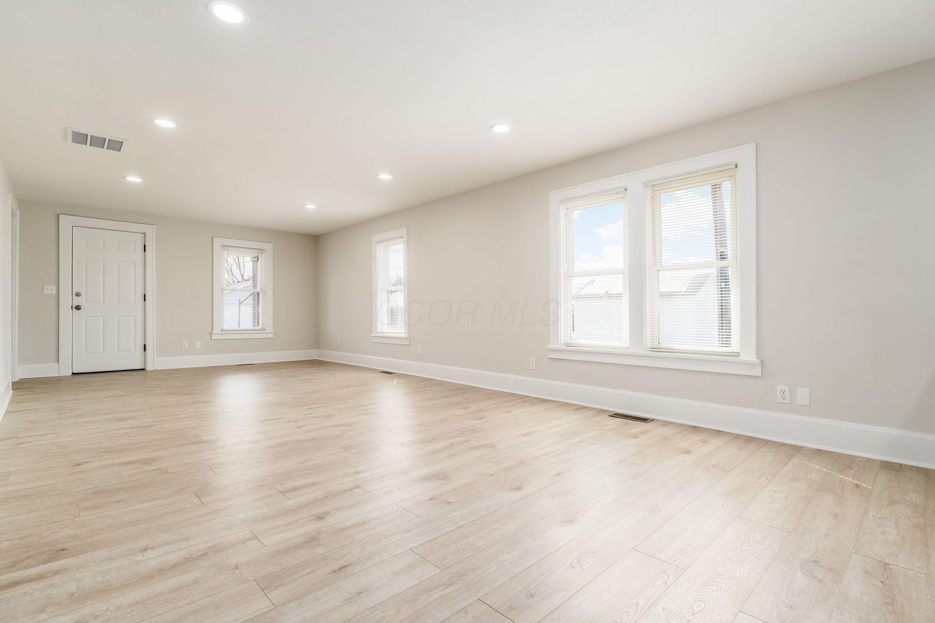 1016 Center Street Property Photo 11