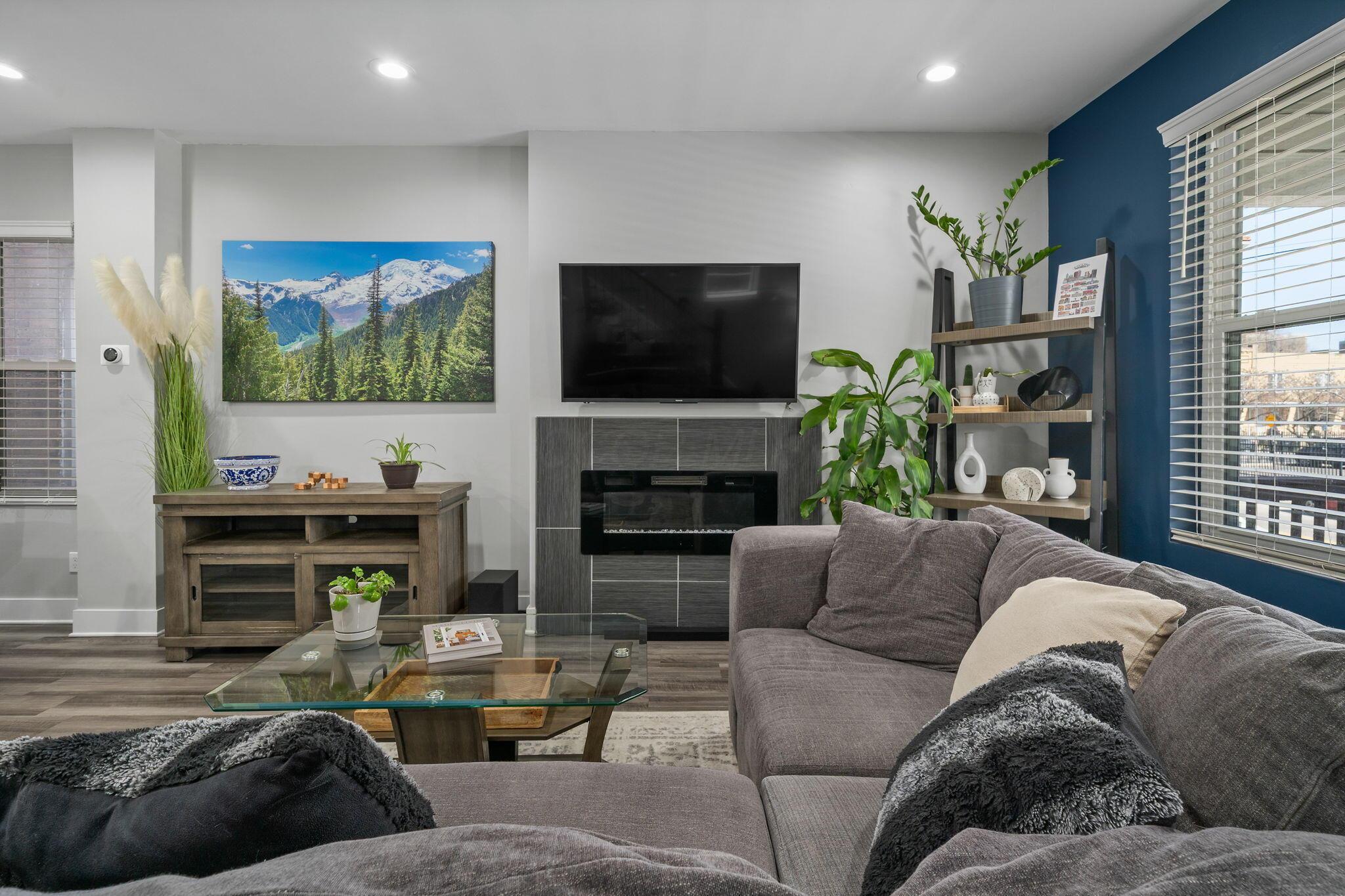 423 Saint Clair Avenue Property Photo 8