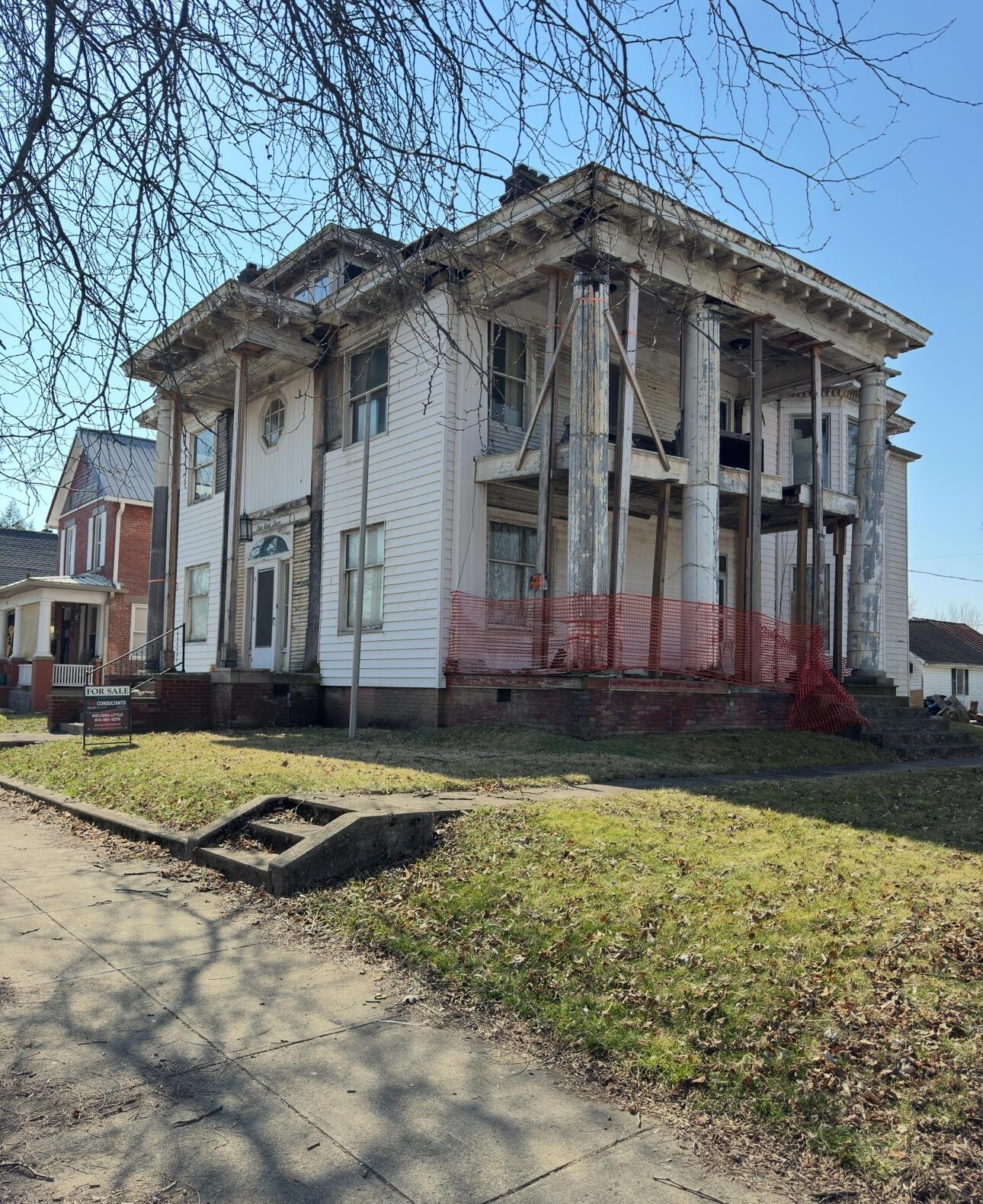 615 S Court Street Property Photo 2