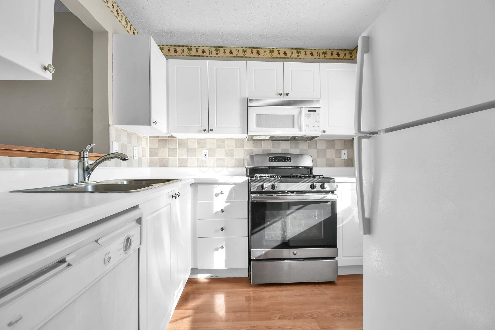 231 Macfalls Way, 86c Property Photo 5