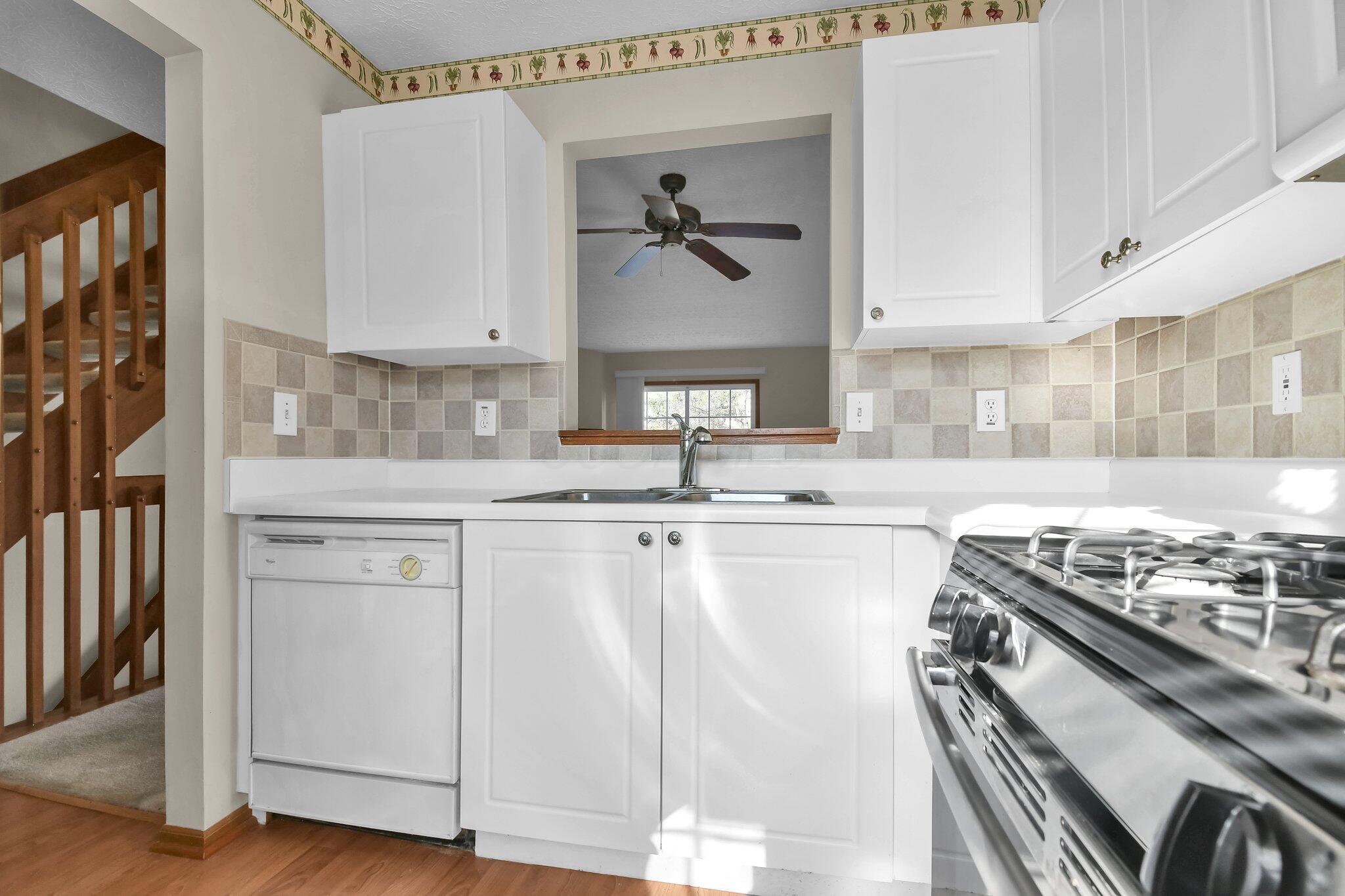 231 Macfalls Way, 86c Property Photo 6