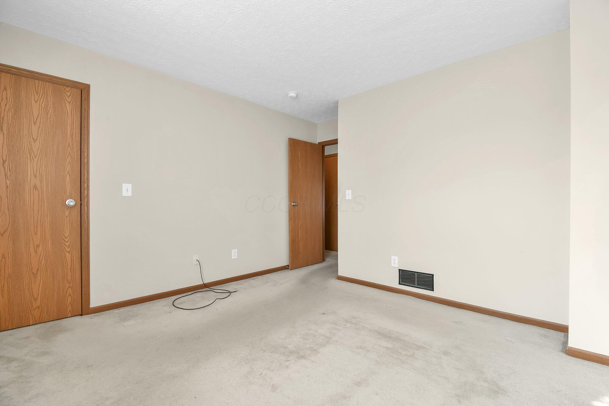 231 Macfalls Way, 86c Property Photo 13