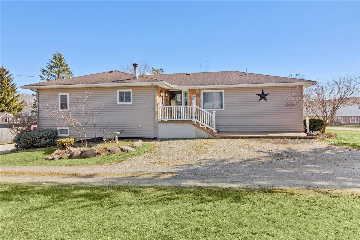 208 Sidney Street Property Photo 1