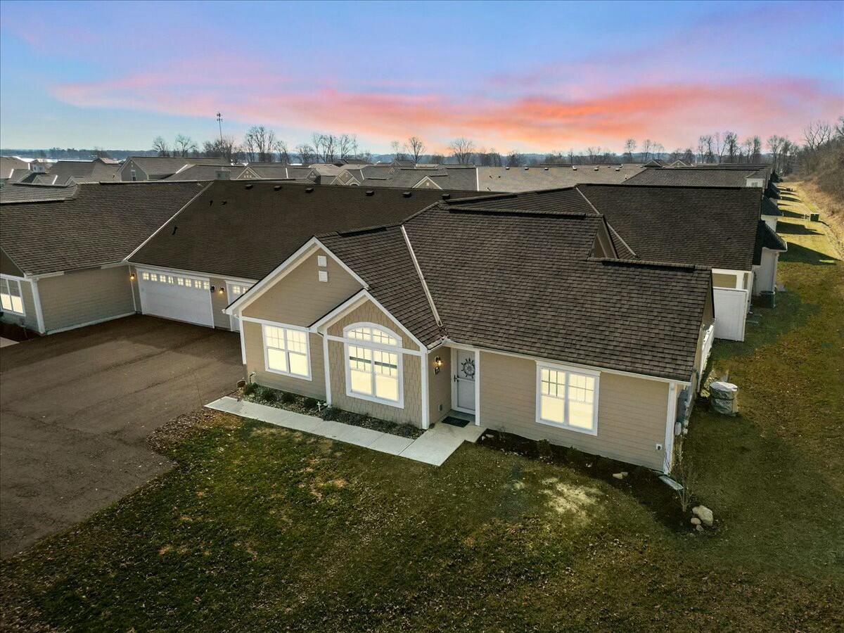 218 Tisbury Circle Property Photo 1