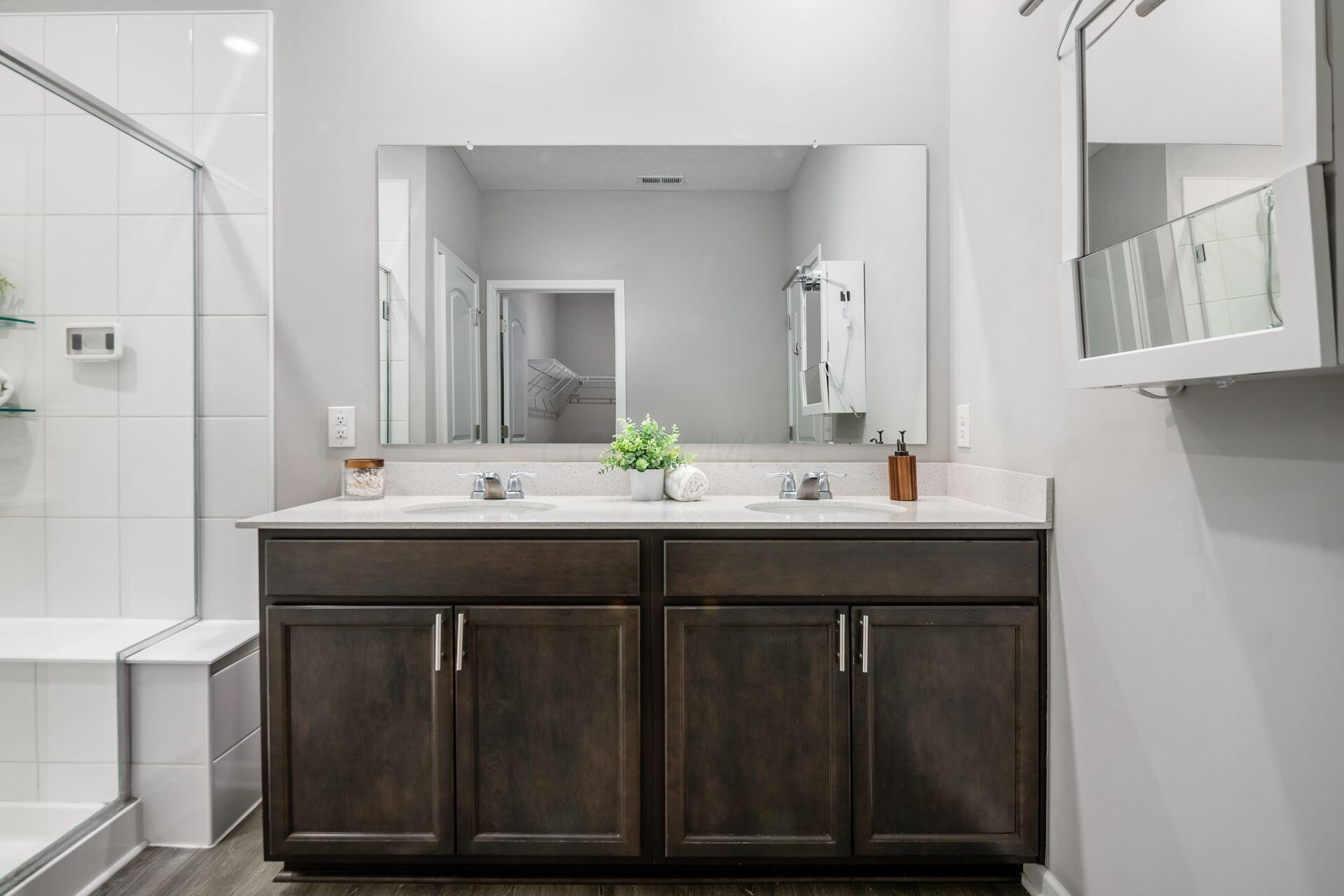 261 Mannaseh Drive W Property Photo 25