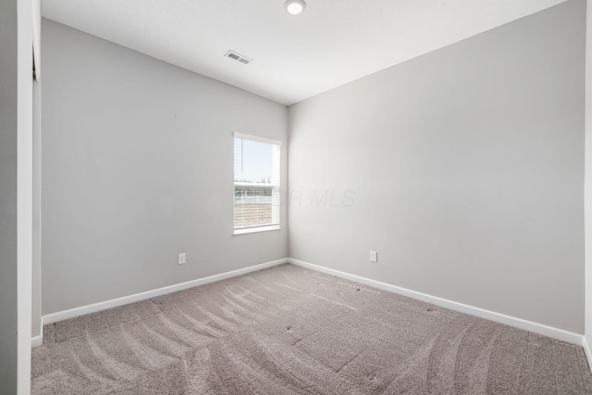 261 Mannaseh Drive W Property Photo 28