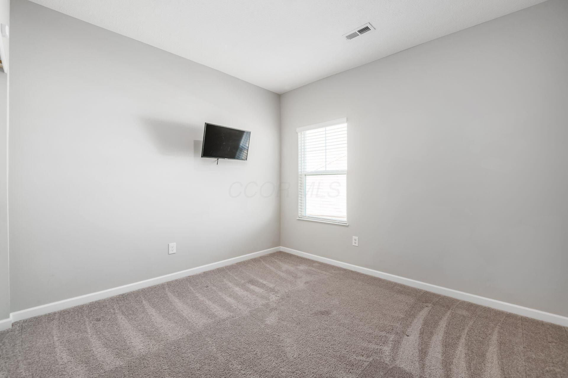 261 Mannaseh Drive W Property Photo 30
