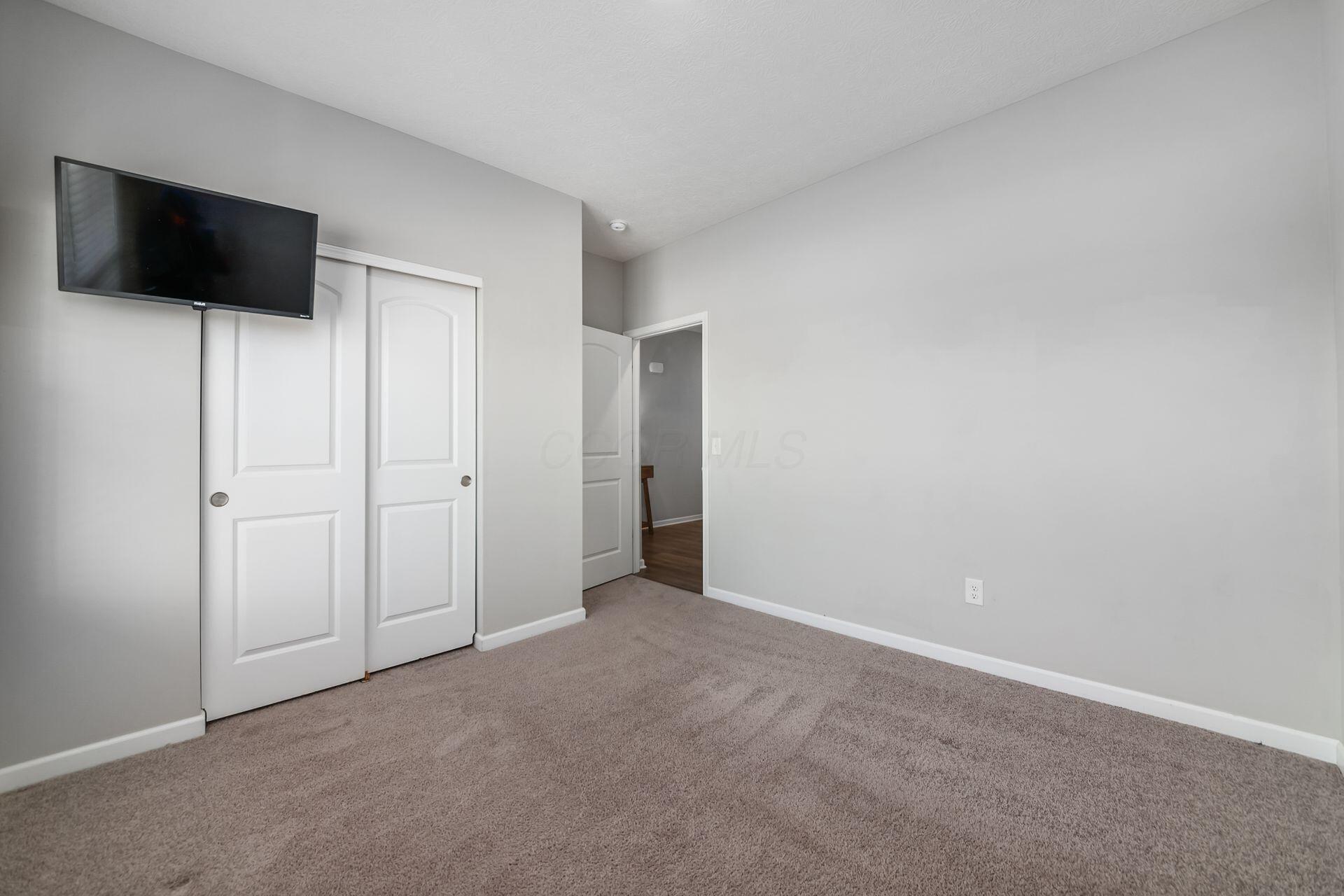 261 Mannaseh Drive W Property Photo 33
