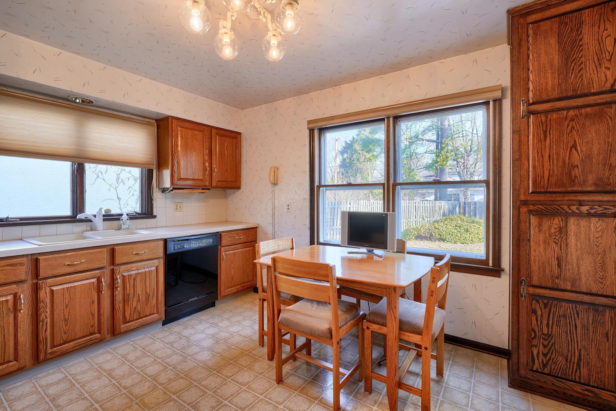 540 Longfellow Avenue Property Photo 20
