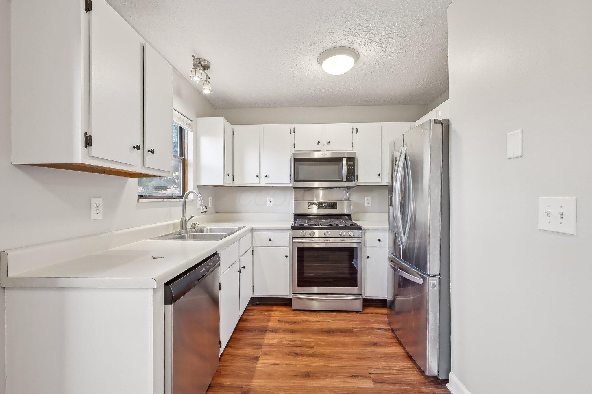 1013 Philadelphia Drive, 11e Property Photo 10