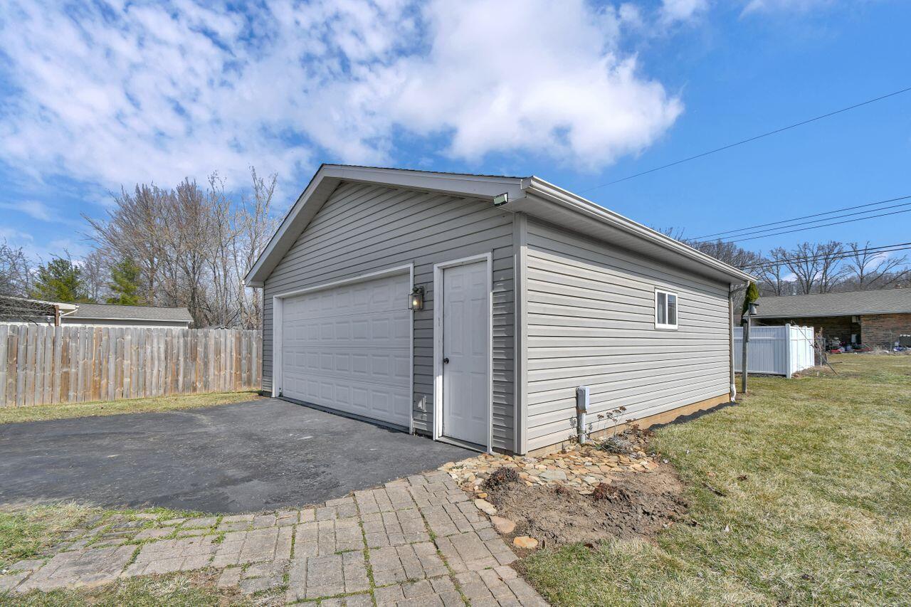66 Belz Warner Boulevard Property Photo 7
