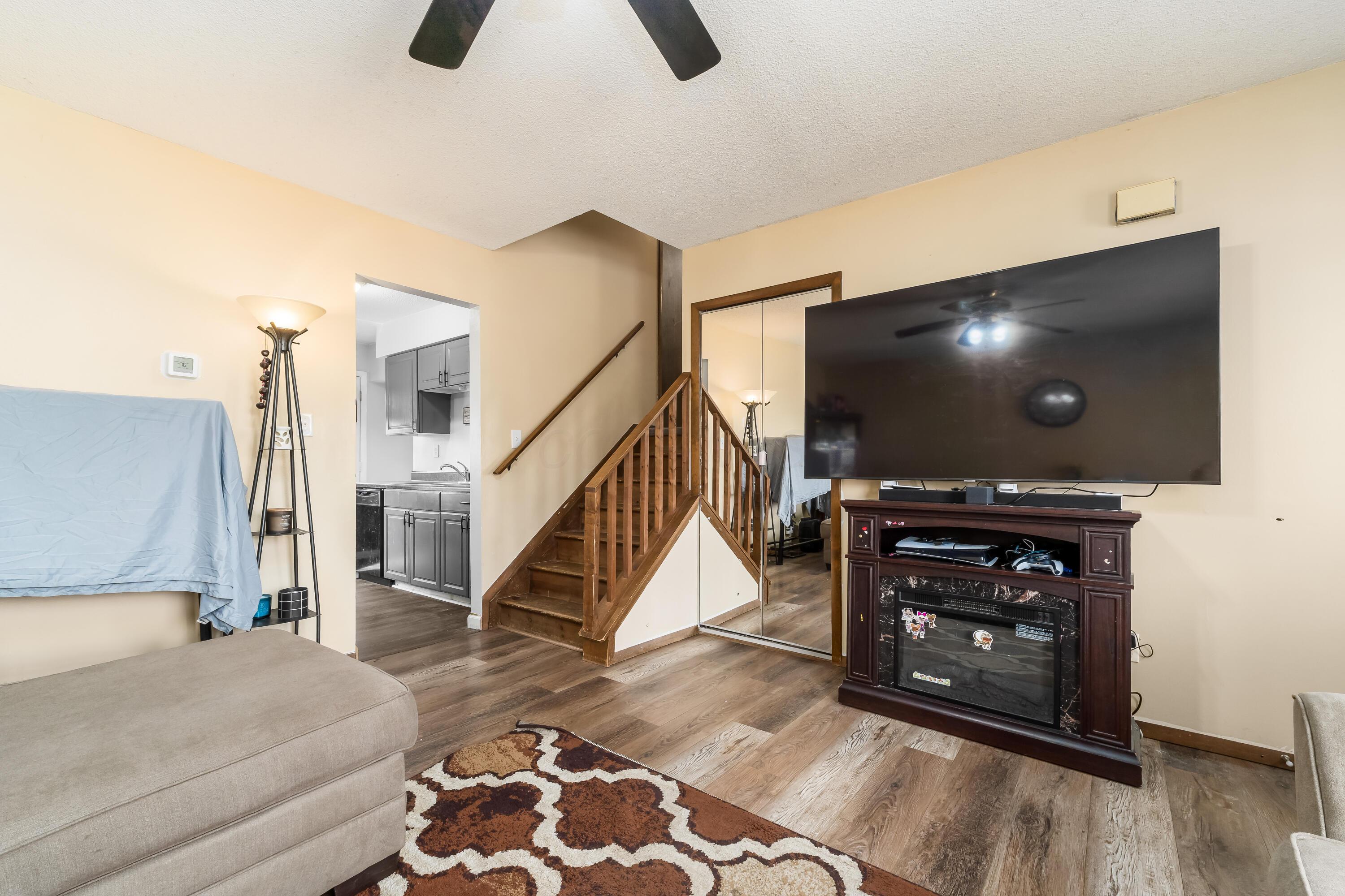 3071 Quinby Drive Property Photo 8