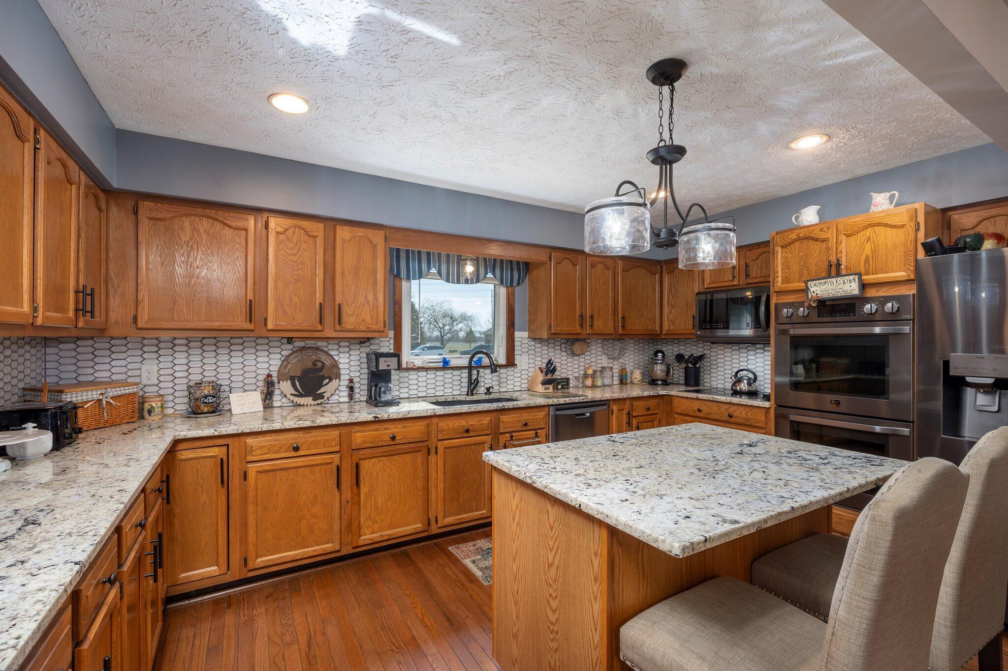 136 Country Manor Drive Property Photo 10