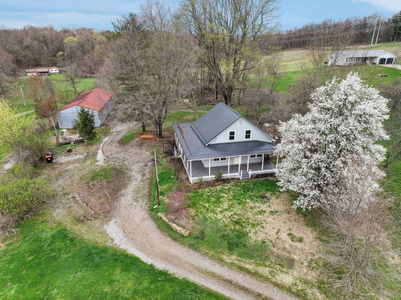 2572 Martinsburg Road Property Photo 1