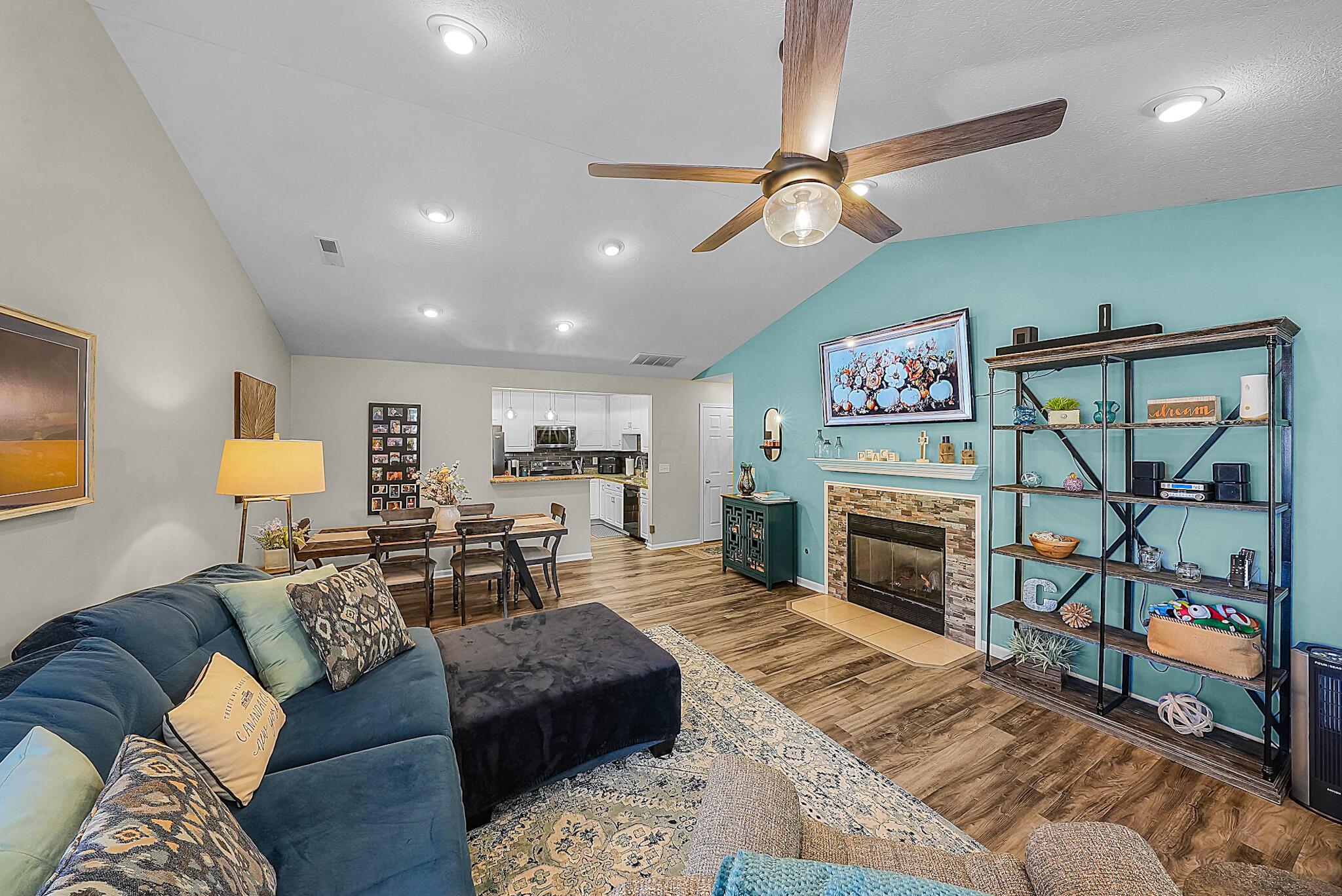 2274 Cove Landing Property Photo 4