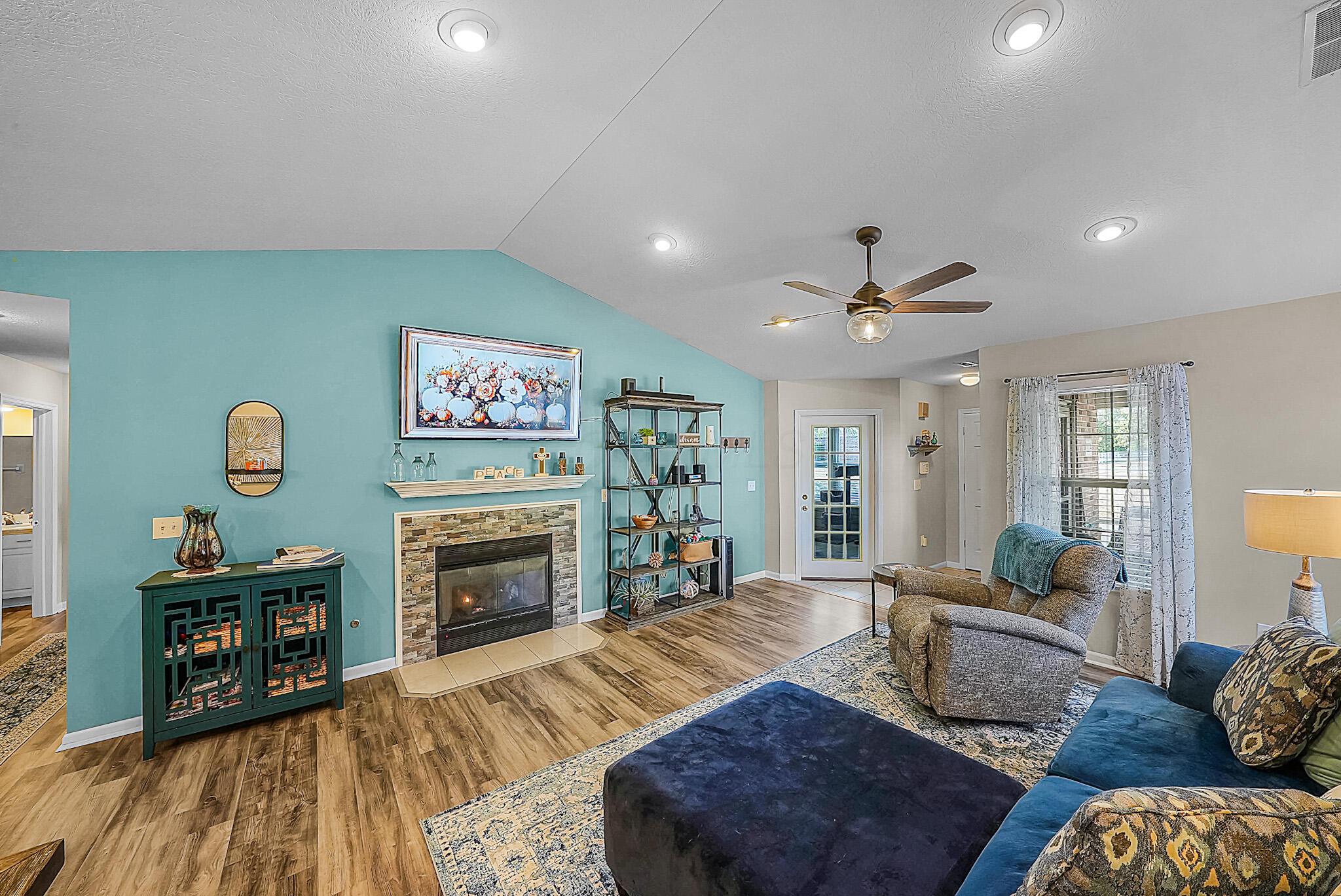 2274 Cove Landing Property Photo 5
