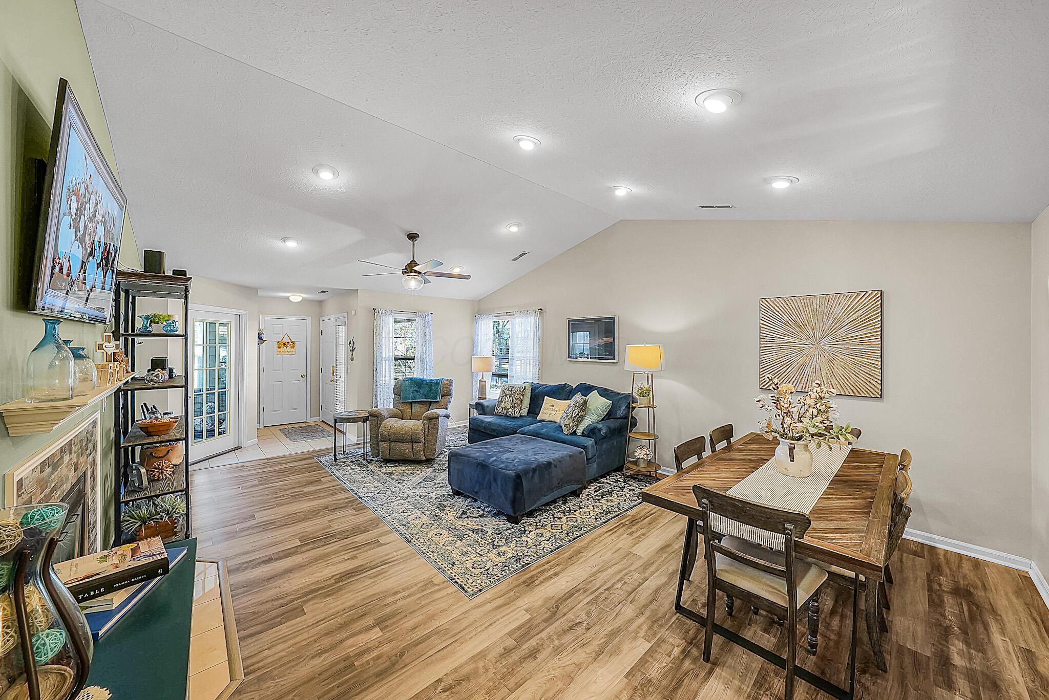 2274 Cove Landing Property Photo 6