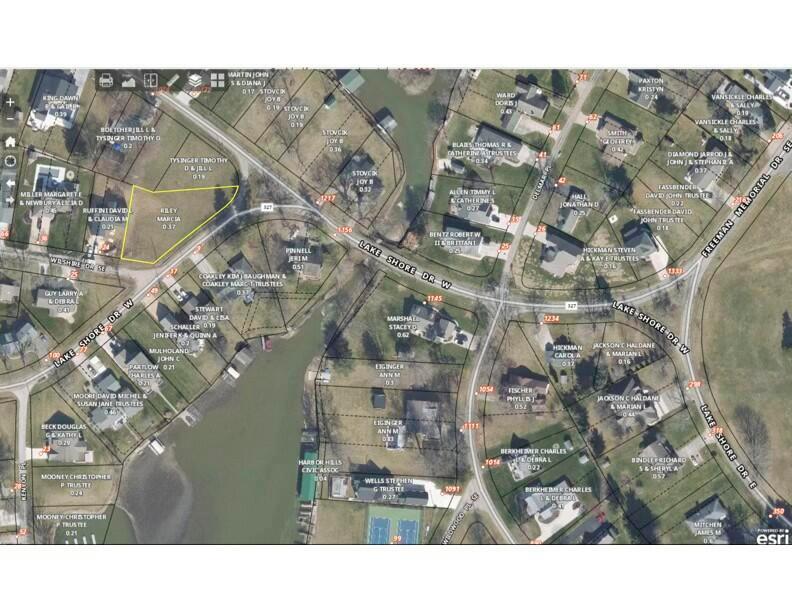 8 Lakeshore Drive W Property Photo 3