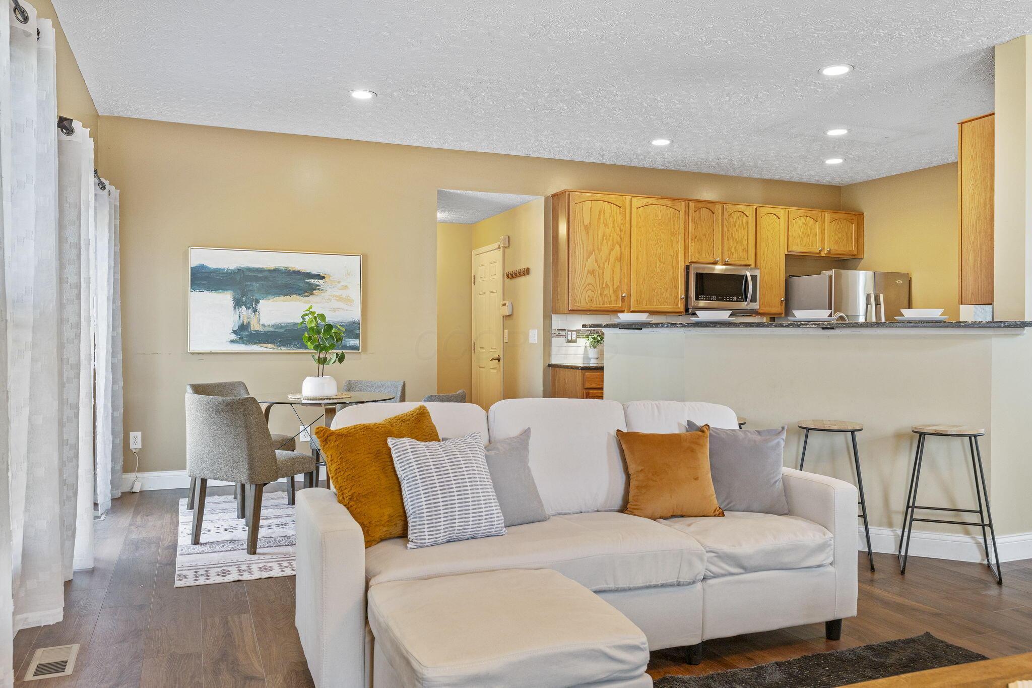 7490 Twin Acorn Court Property Photo 13