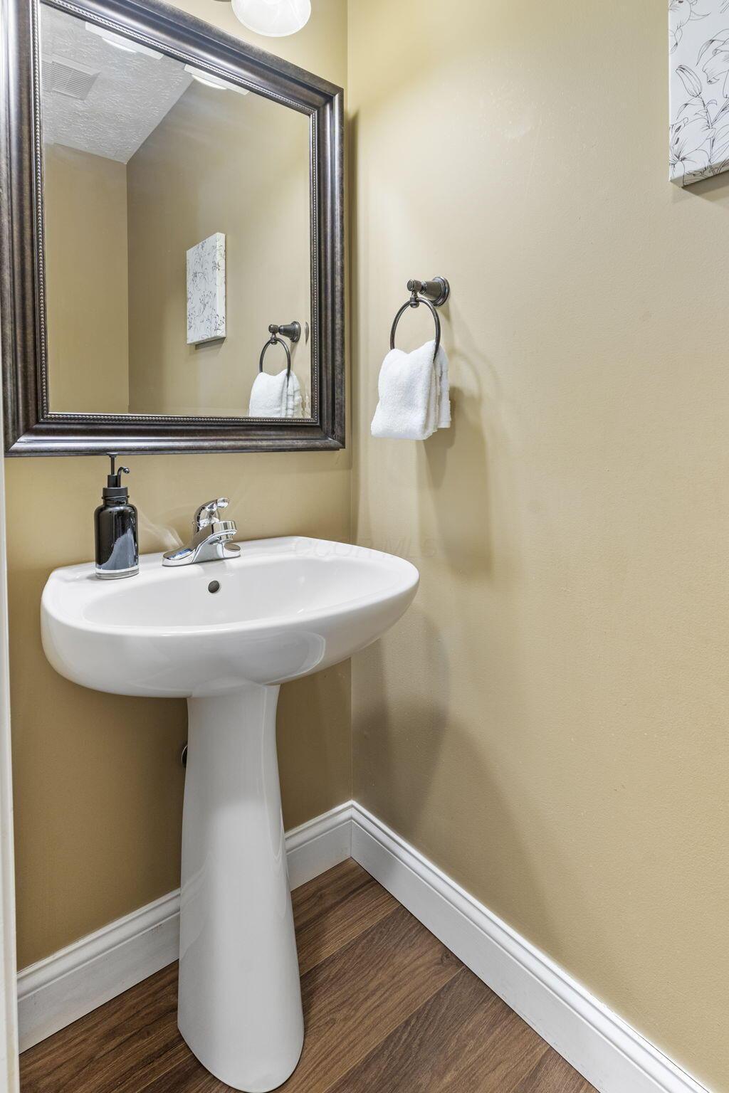 7490 Twin Acorn Court Property Photo 25