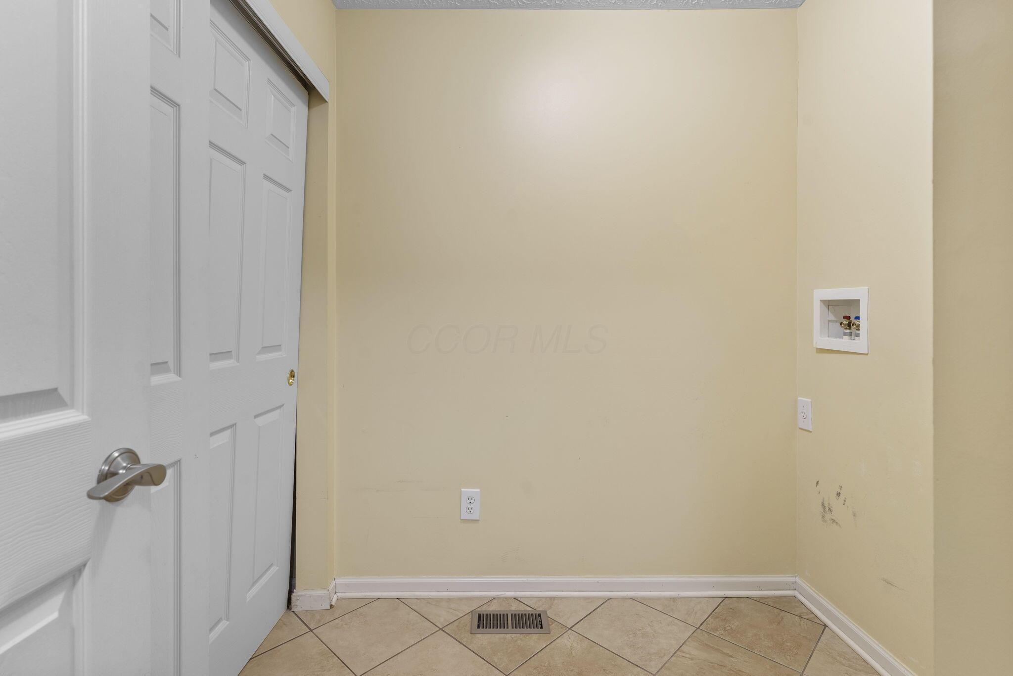 7490 Twin Acorn Court Property Photo 26