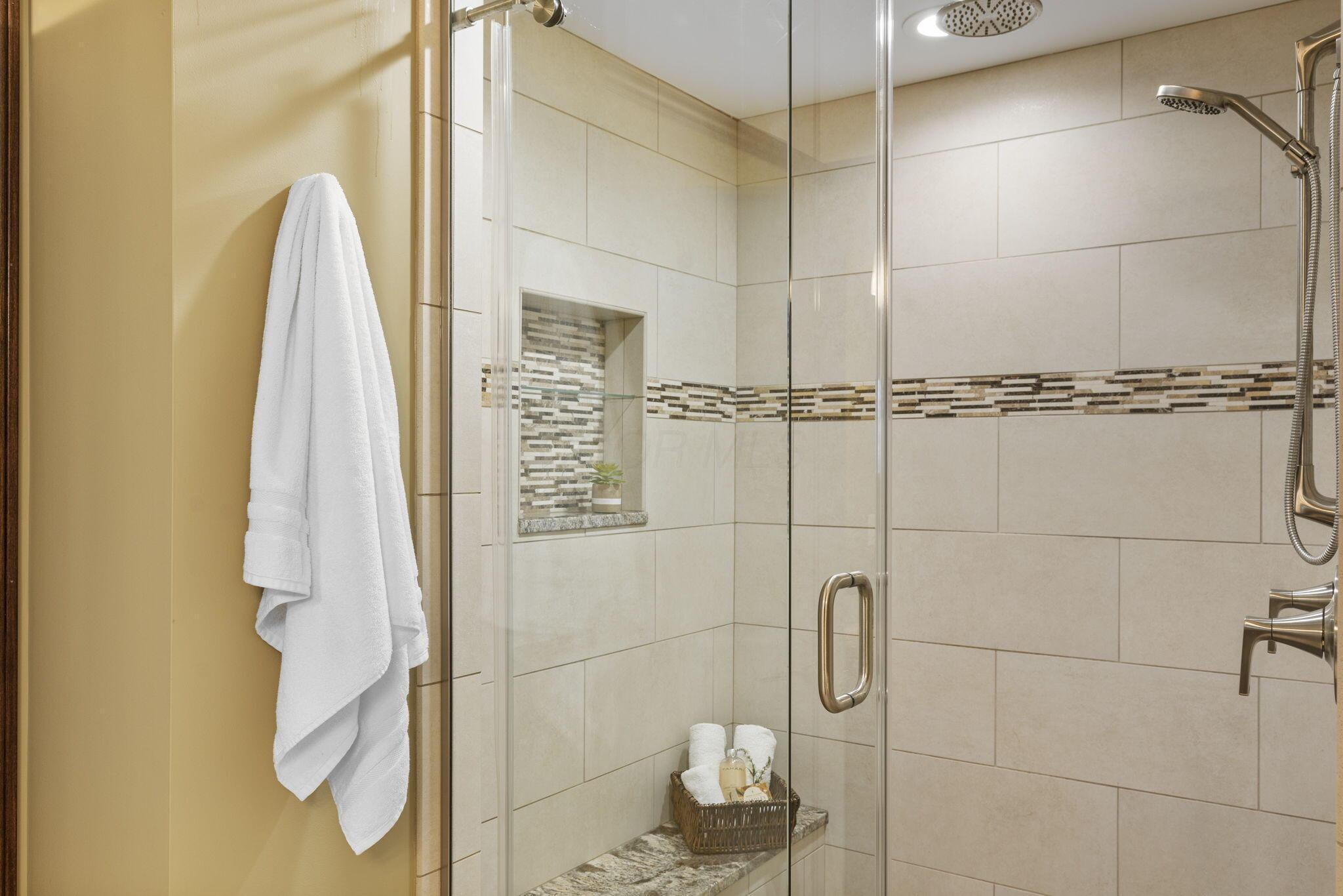 7490 Twin Acorn Court Property Photo 34
