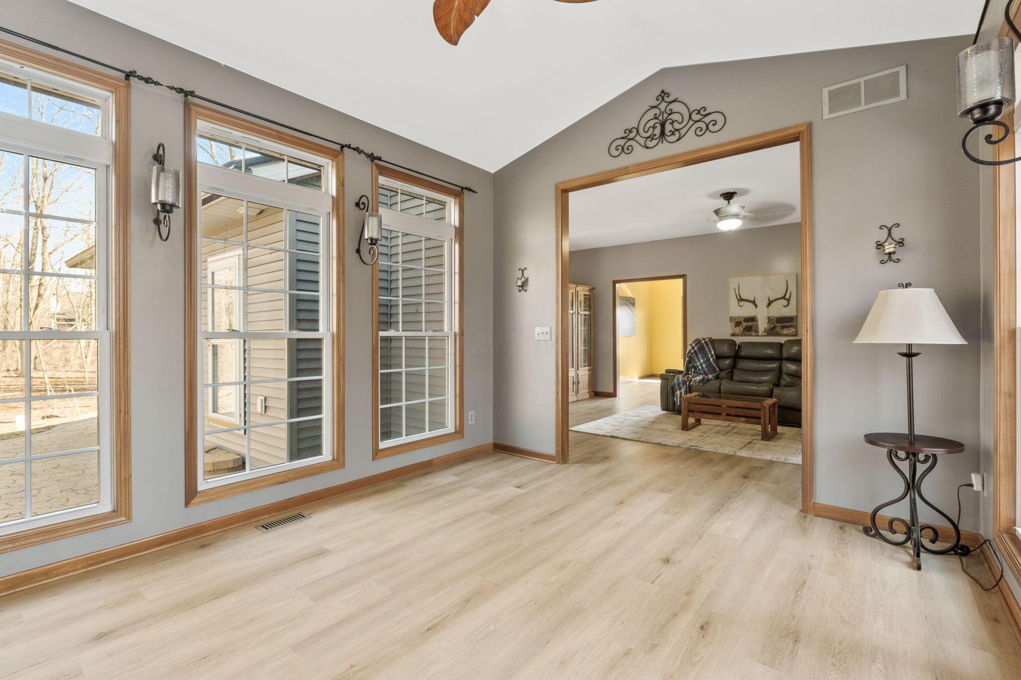 22570 Middleburg Plain City Road Property Photo 8