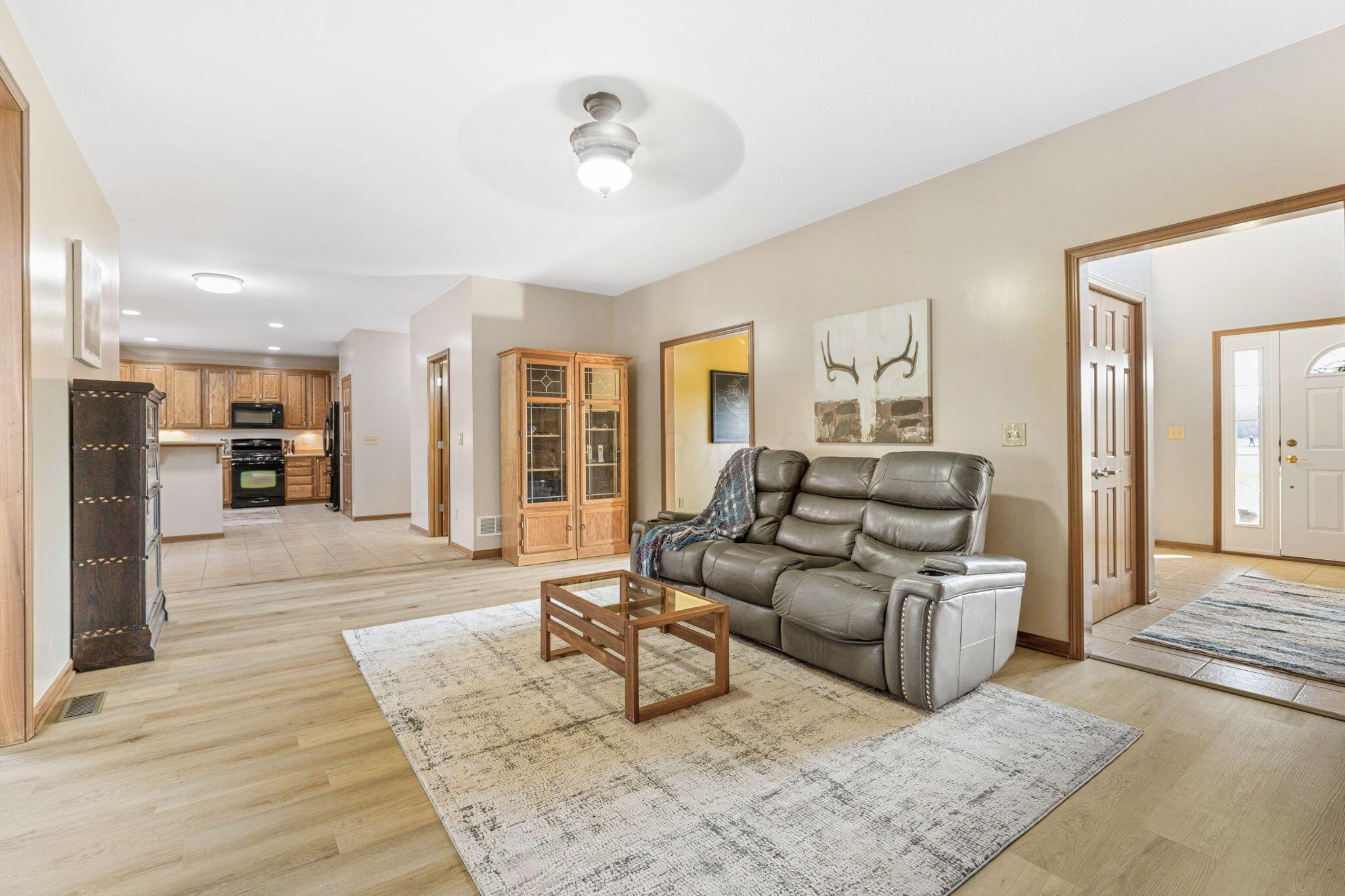 22570 Middleburg Plain City Road Property Photo 9