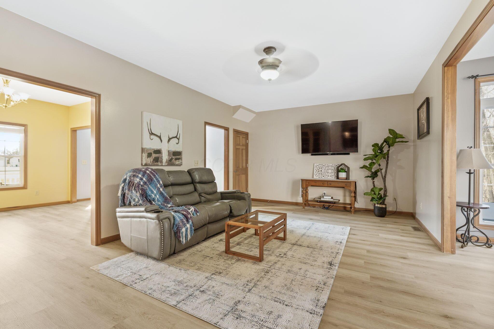 22570 Middleburg Plain City Road Property Photo 15