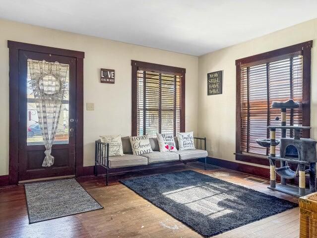 812 S Main Street Property Photo 10