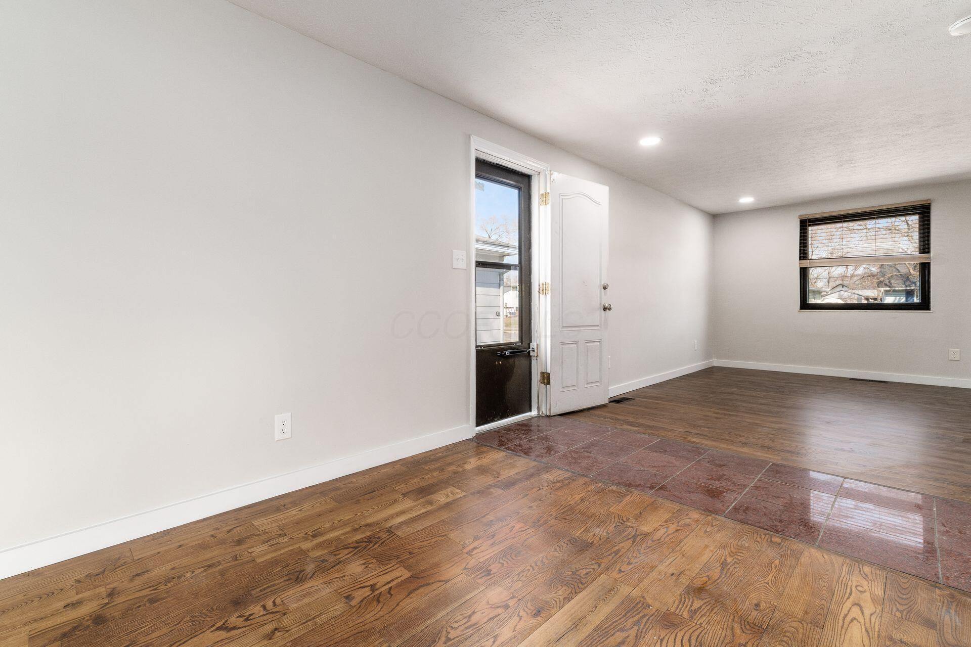 3437 Penfield Road Property Photo 7