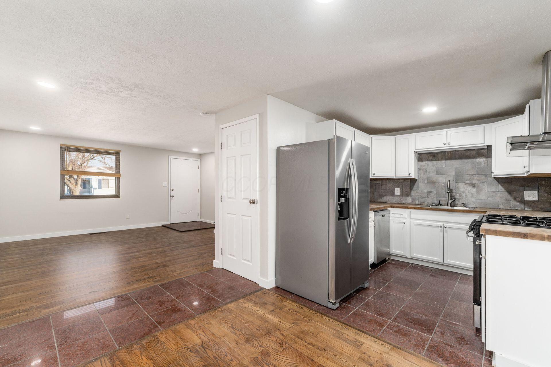 3437 Penfield Road Property Photo 9
