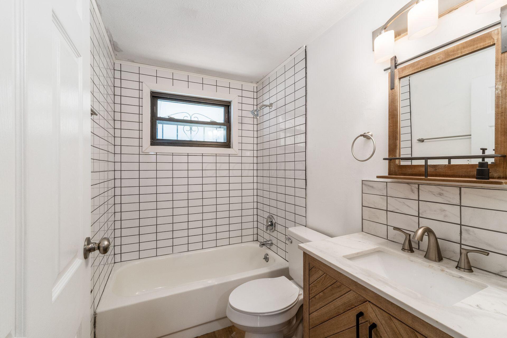 3437 Penfield Road Property Photo 24