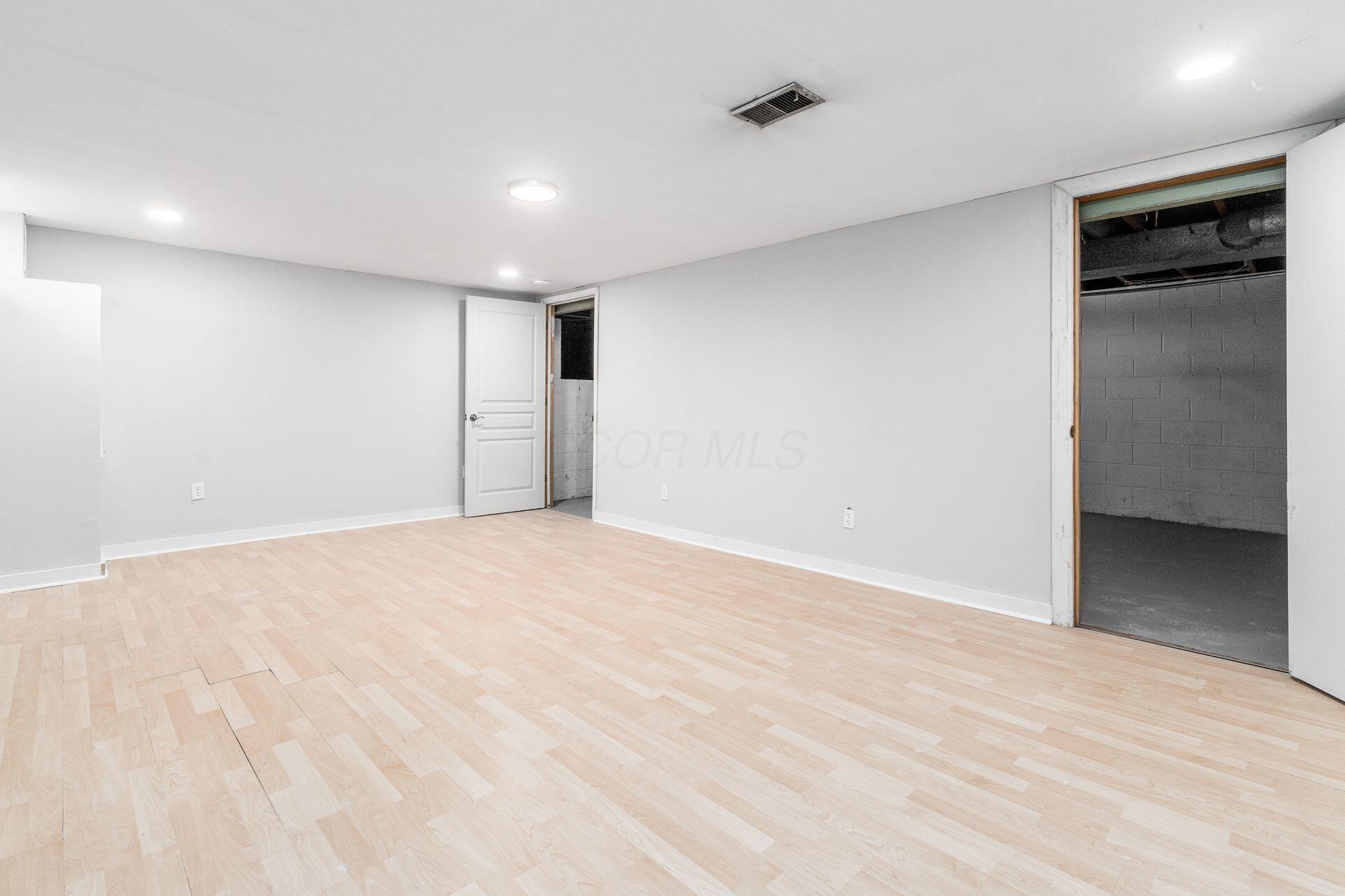 3437 Penfield Road Property Photo 25
