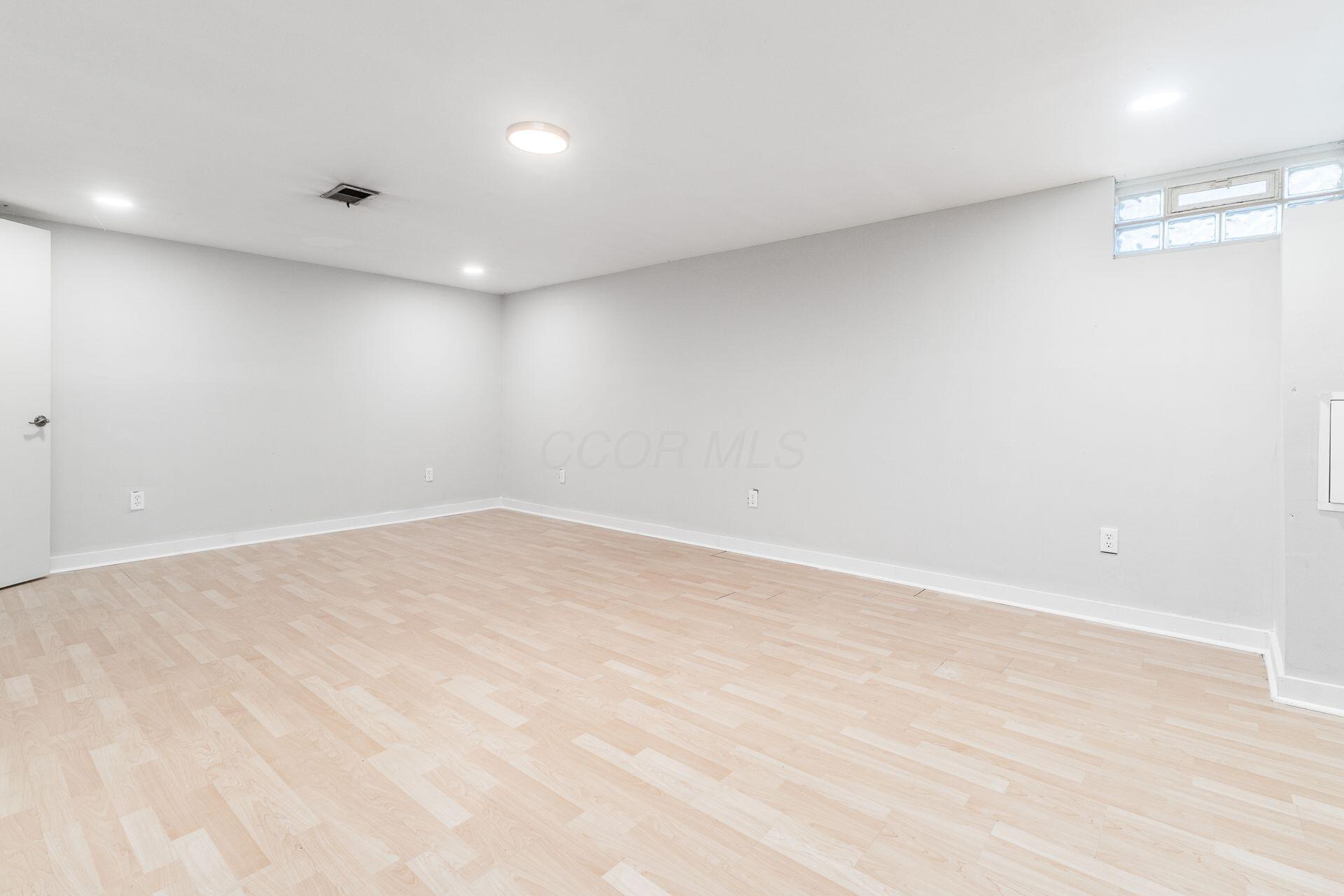 3437 Penfield Road Property Photo 26