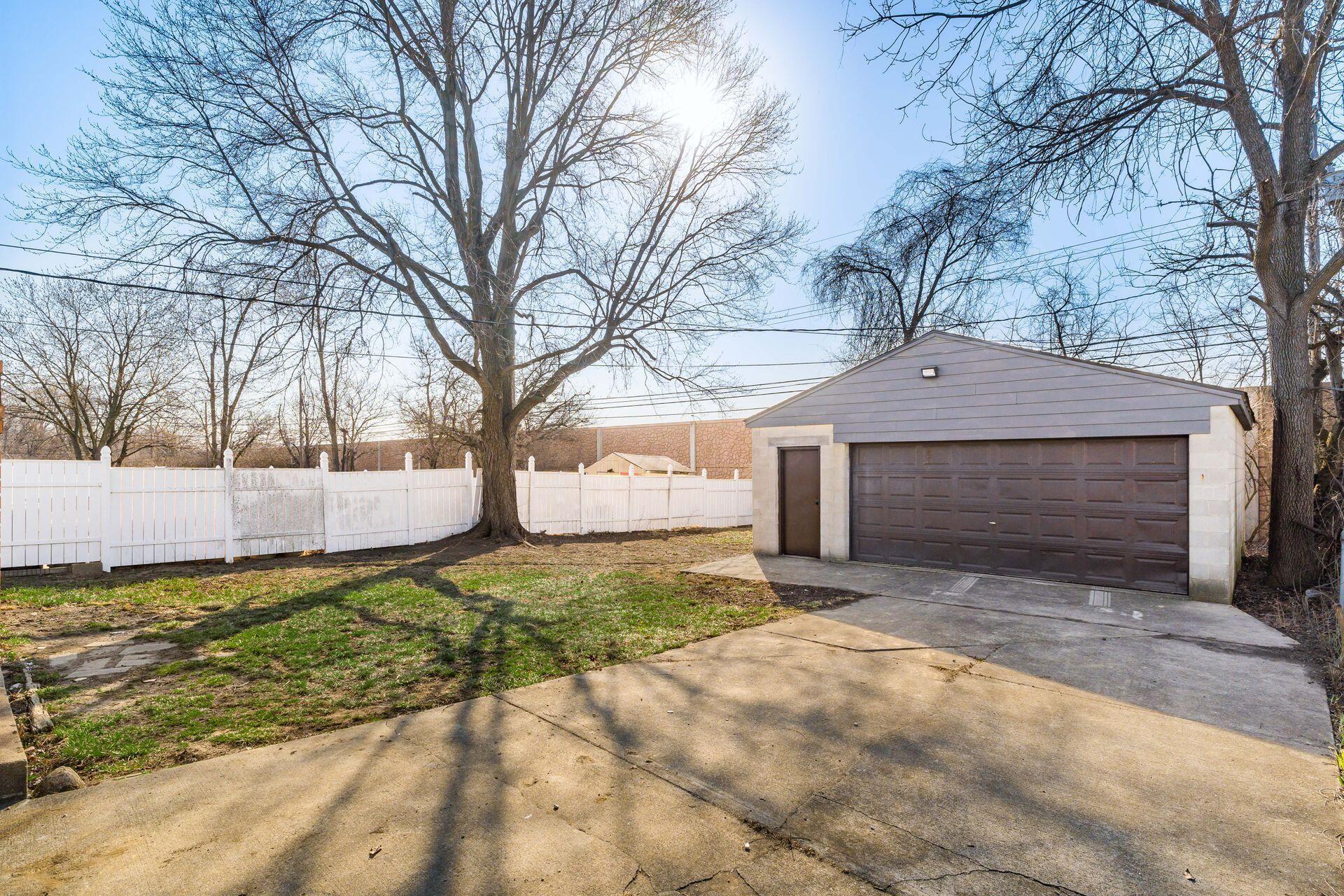 3437 Penfield Road Property Photo 32
