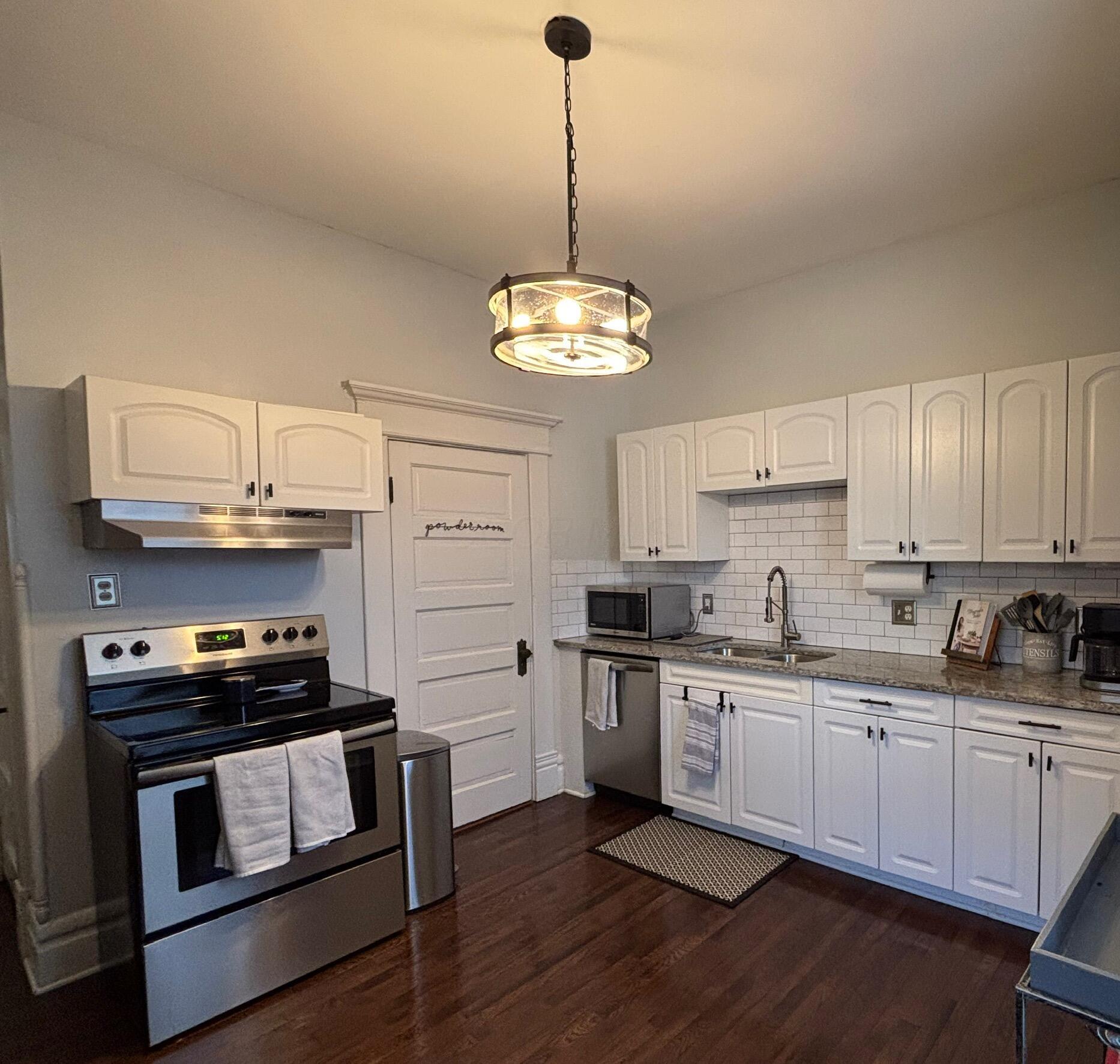 256 W Hubbard Avenue Property Photo 6