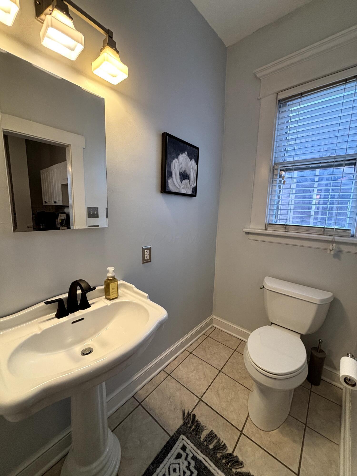 256 W Hubbard Avenue Property Photo 10