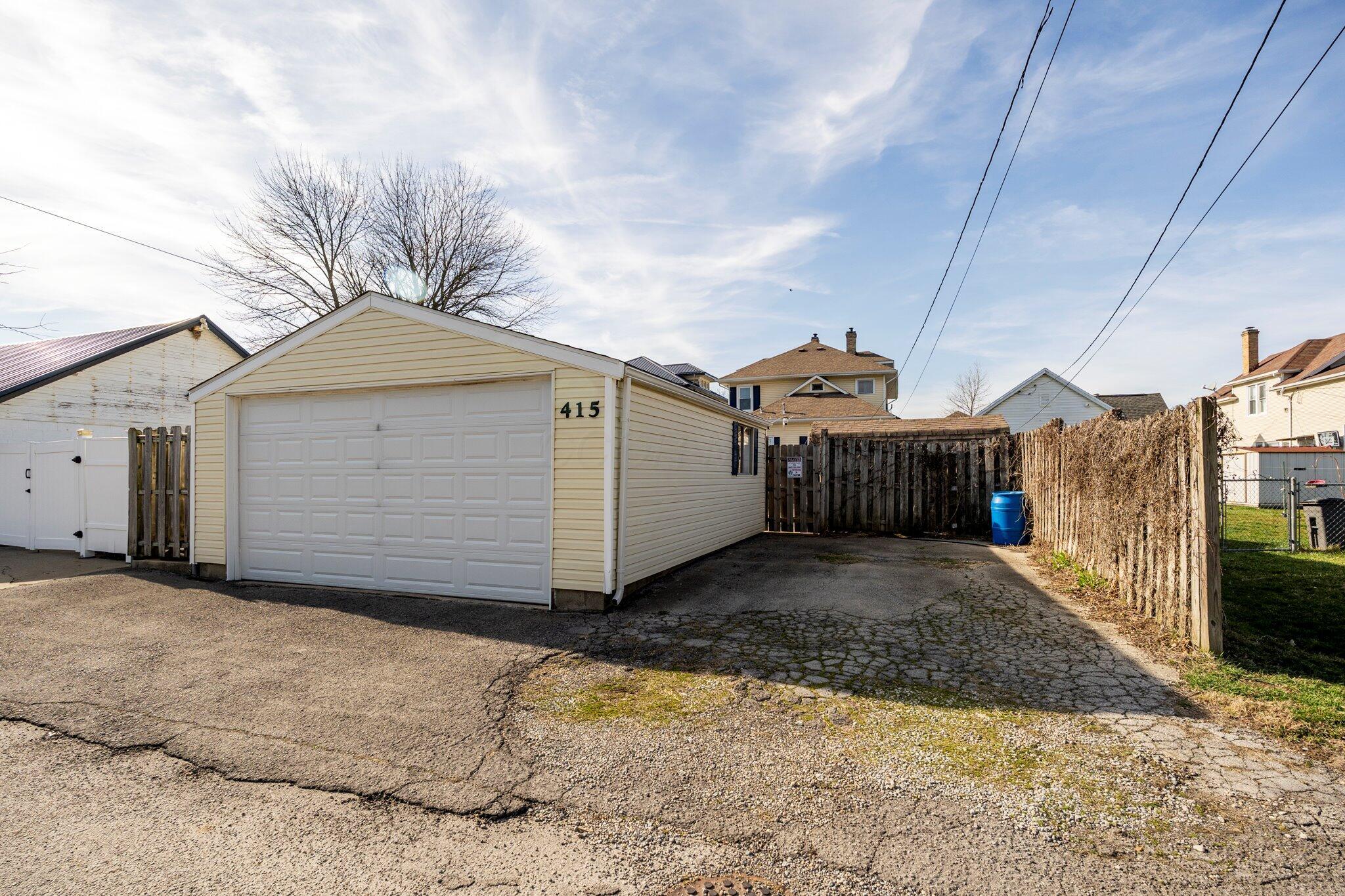 415 E Temple Street Property Photo 49