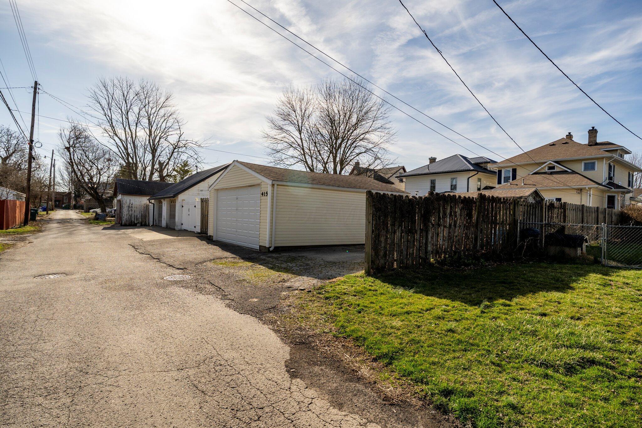 415 E Temple Street Property Photo 50