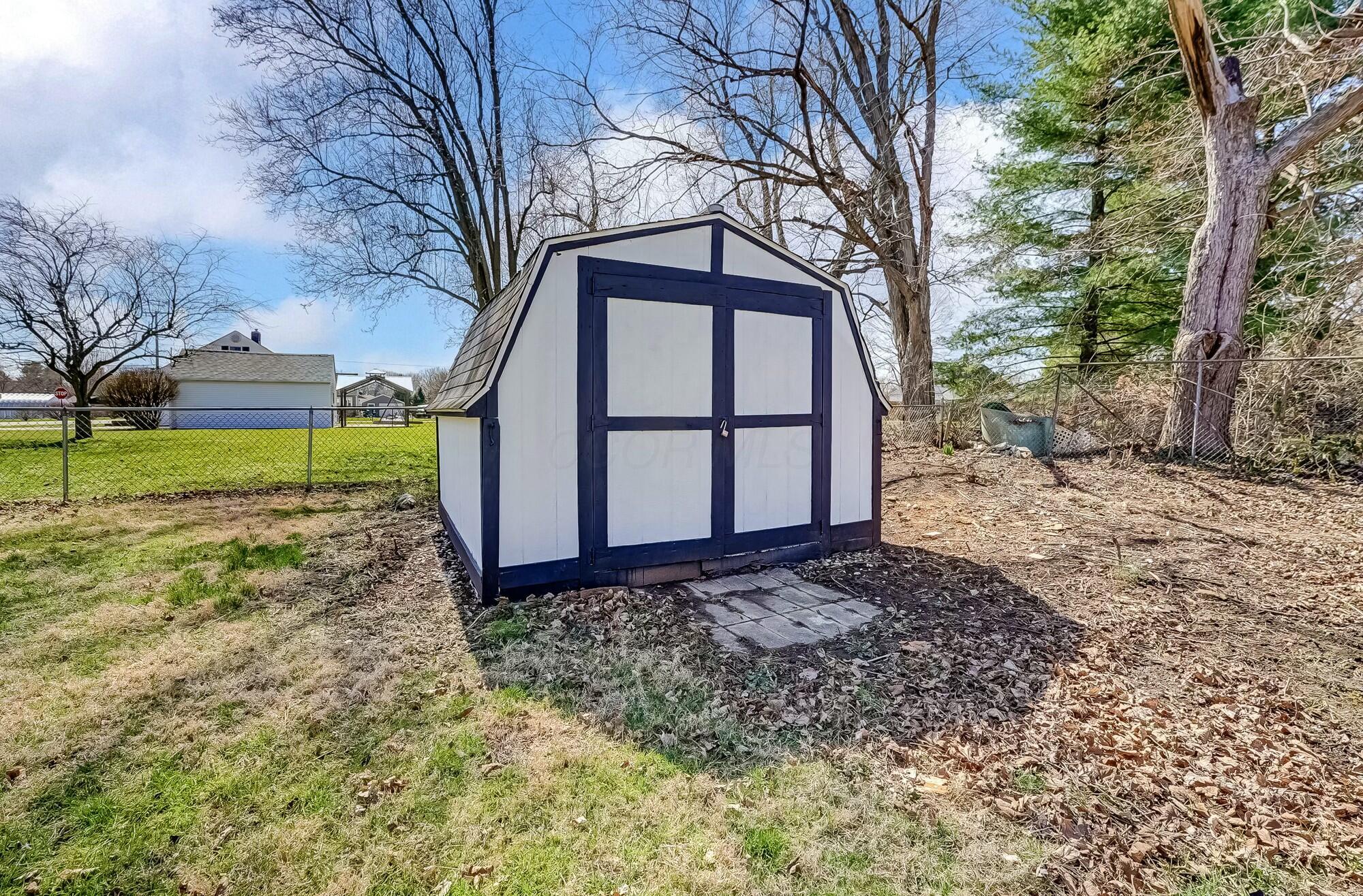 95 Western Avenue Property Photo 33