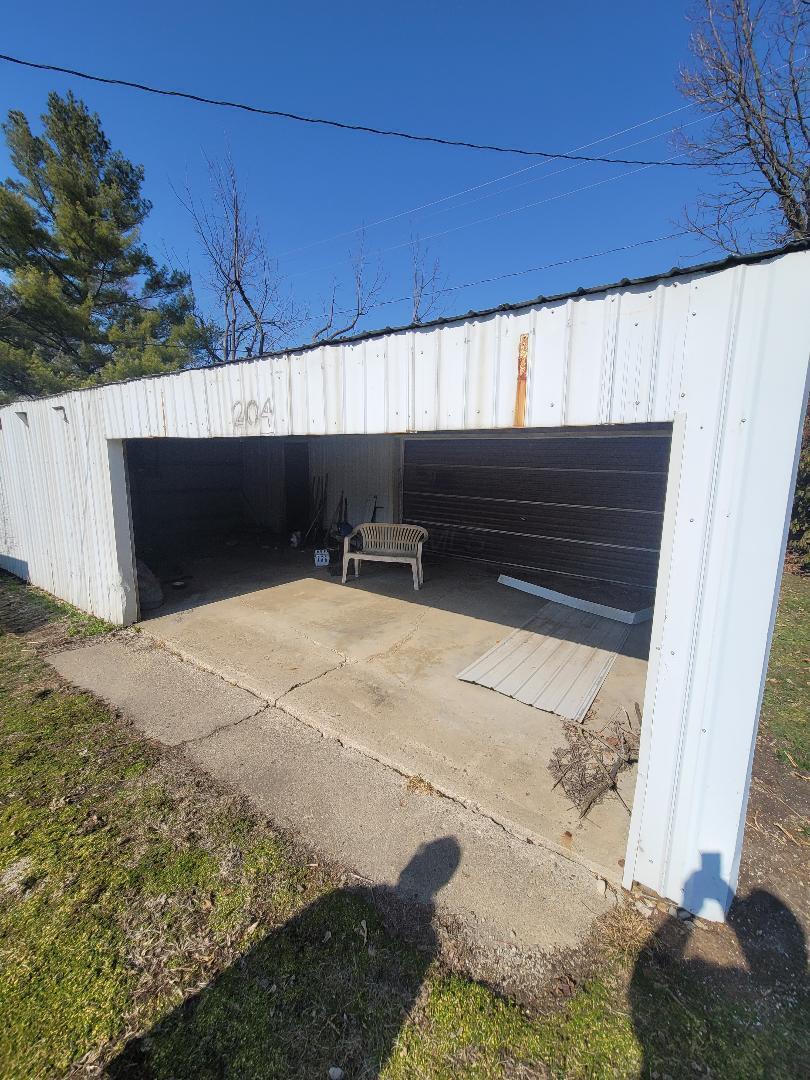 202 S Main Street Property Photo 6