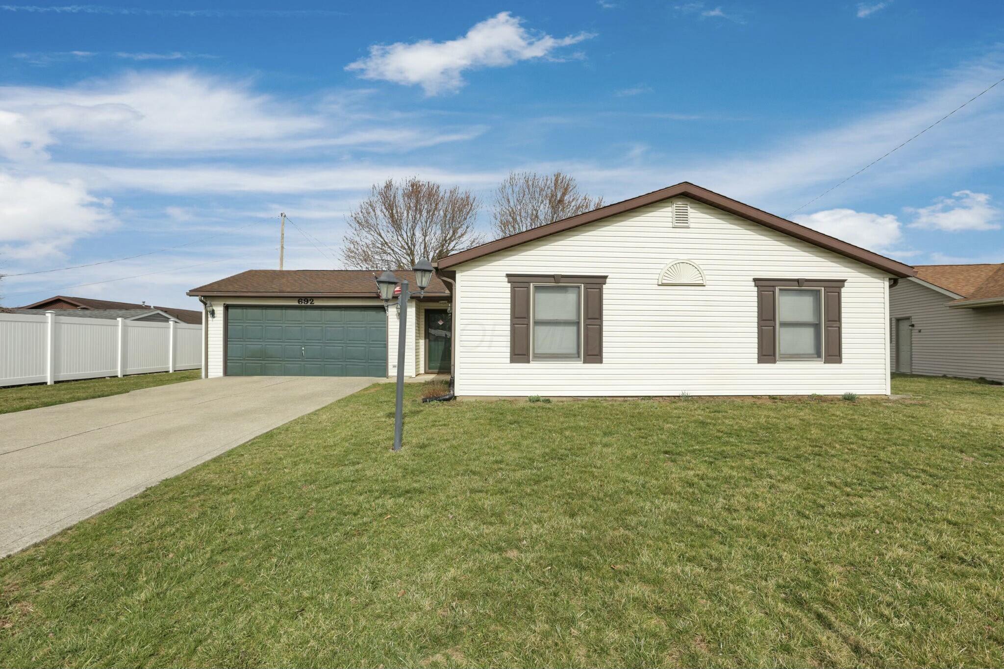692 Earliglow Court Property Photo 1