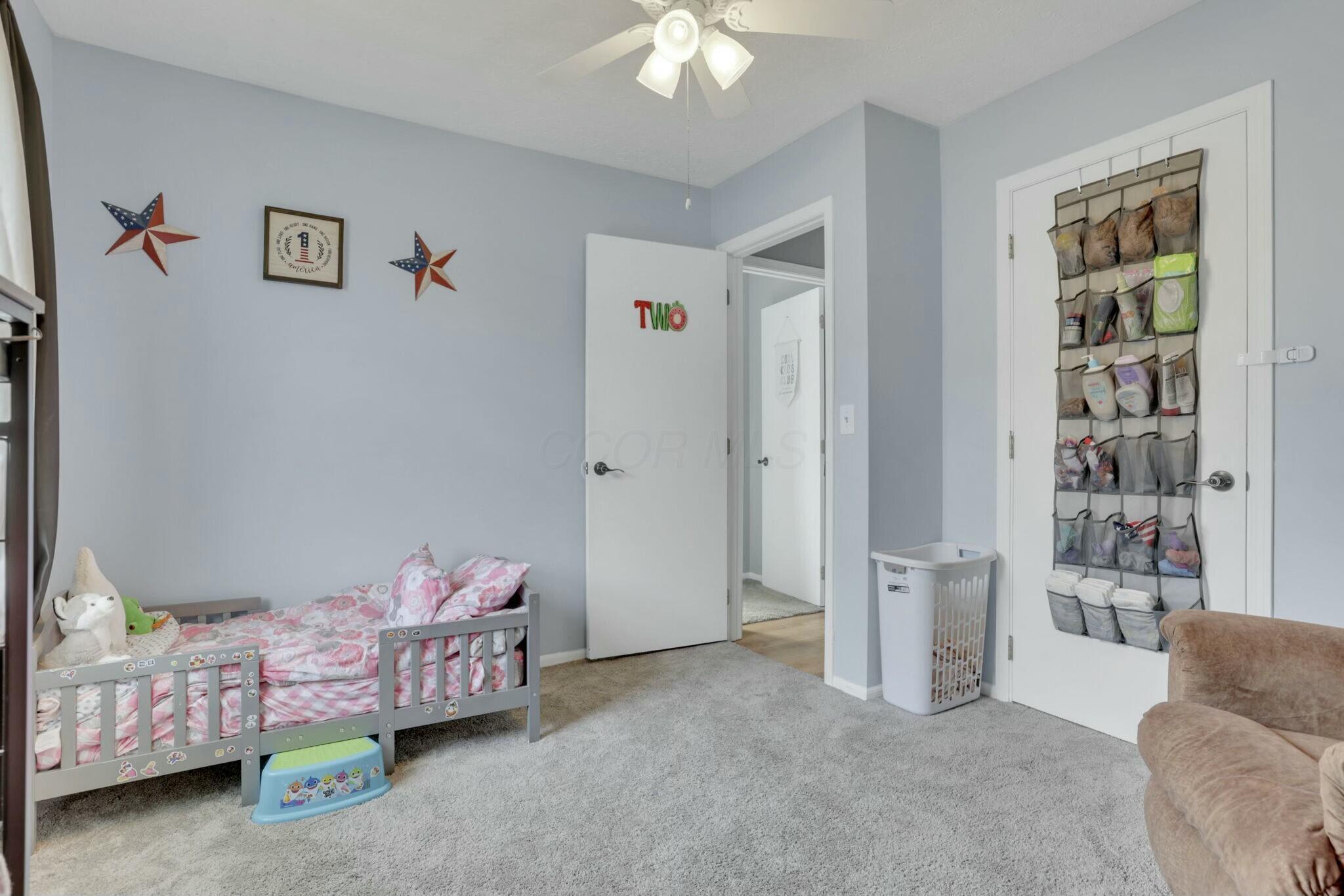 692 Earliglow Court Property Photo 18