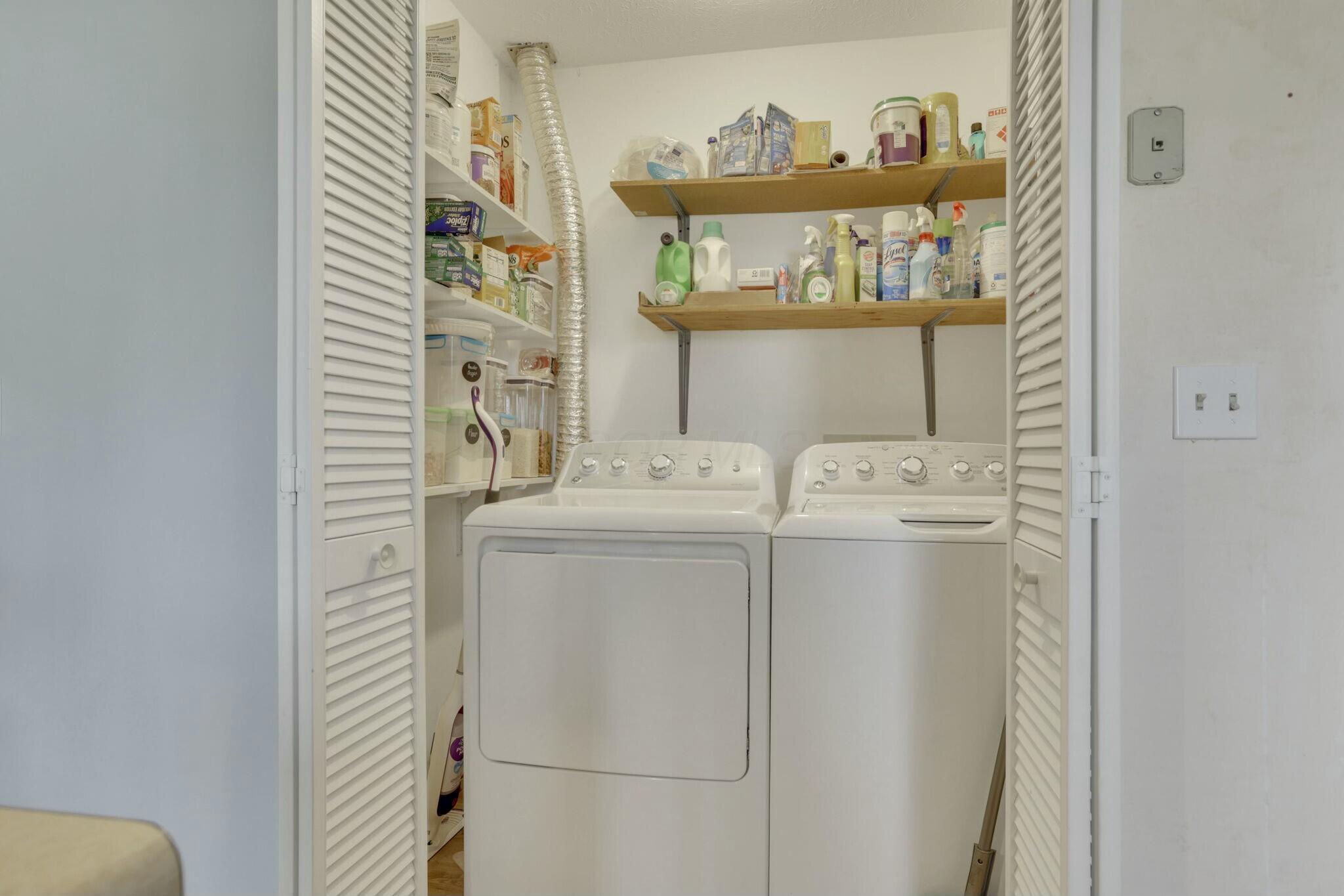 692 Earliglow Court Property Photo 26