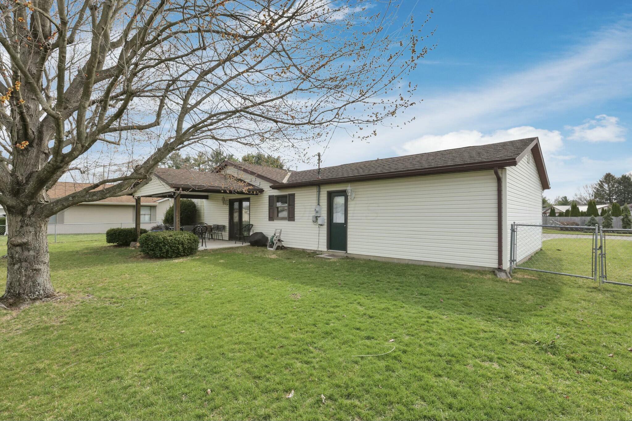 692 Earliglow Court Property Photo 29