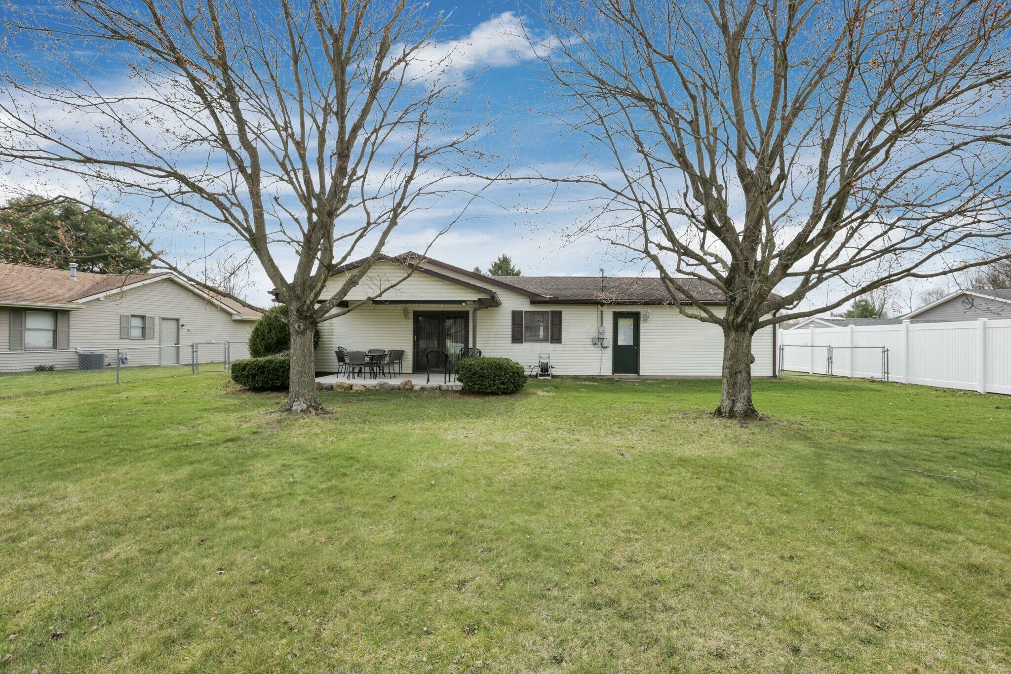 692 Earliglow Court Property Photo 30