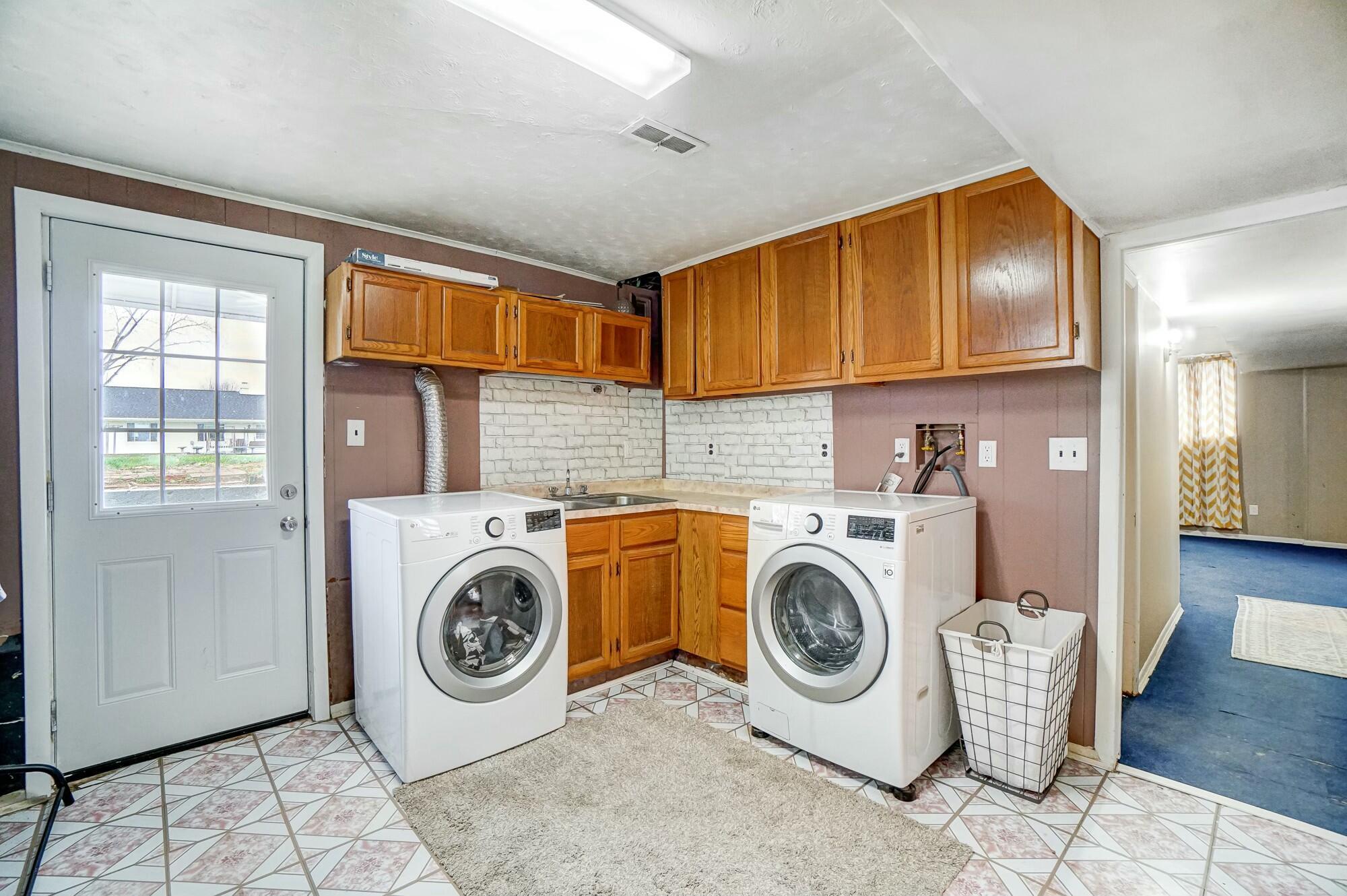 463 Lenwood Drive Property Photo 32