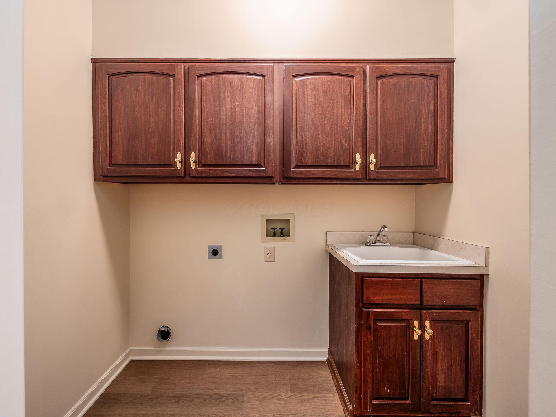 1353 Harrison Pond Drive Property Photo 32